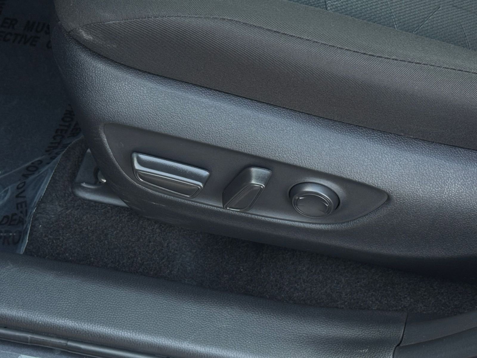 Thumbnail: 2025 Toyota RAV4 - 24