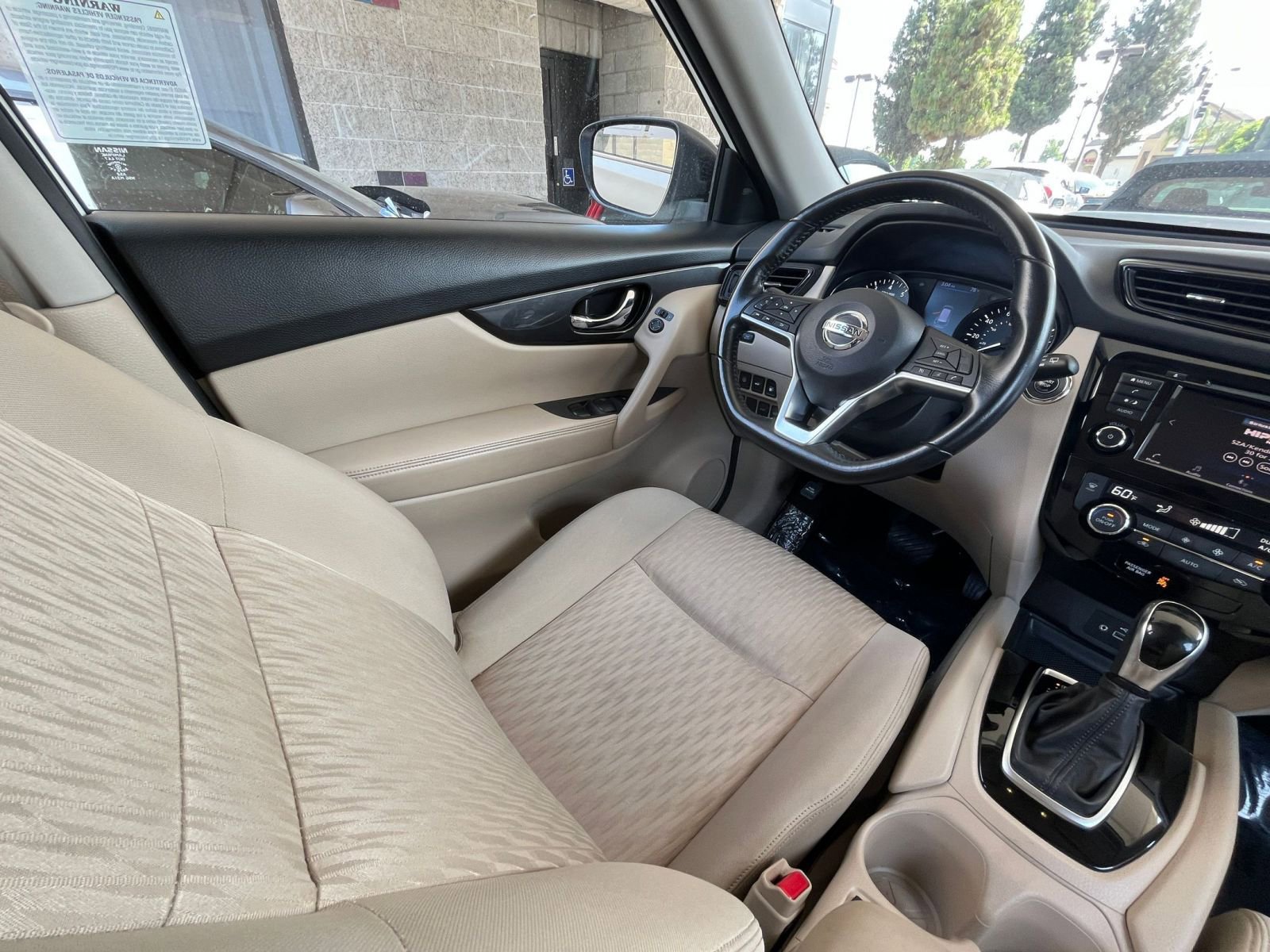 2020 Nissan Rogue SV 34