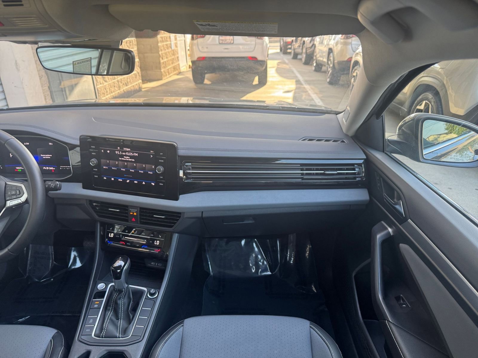 Thumbnail: 2025 Volkswagen Jetta - 34