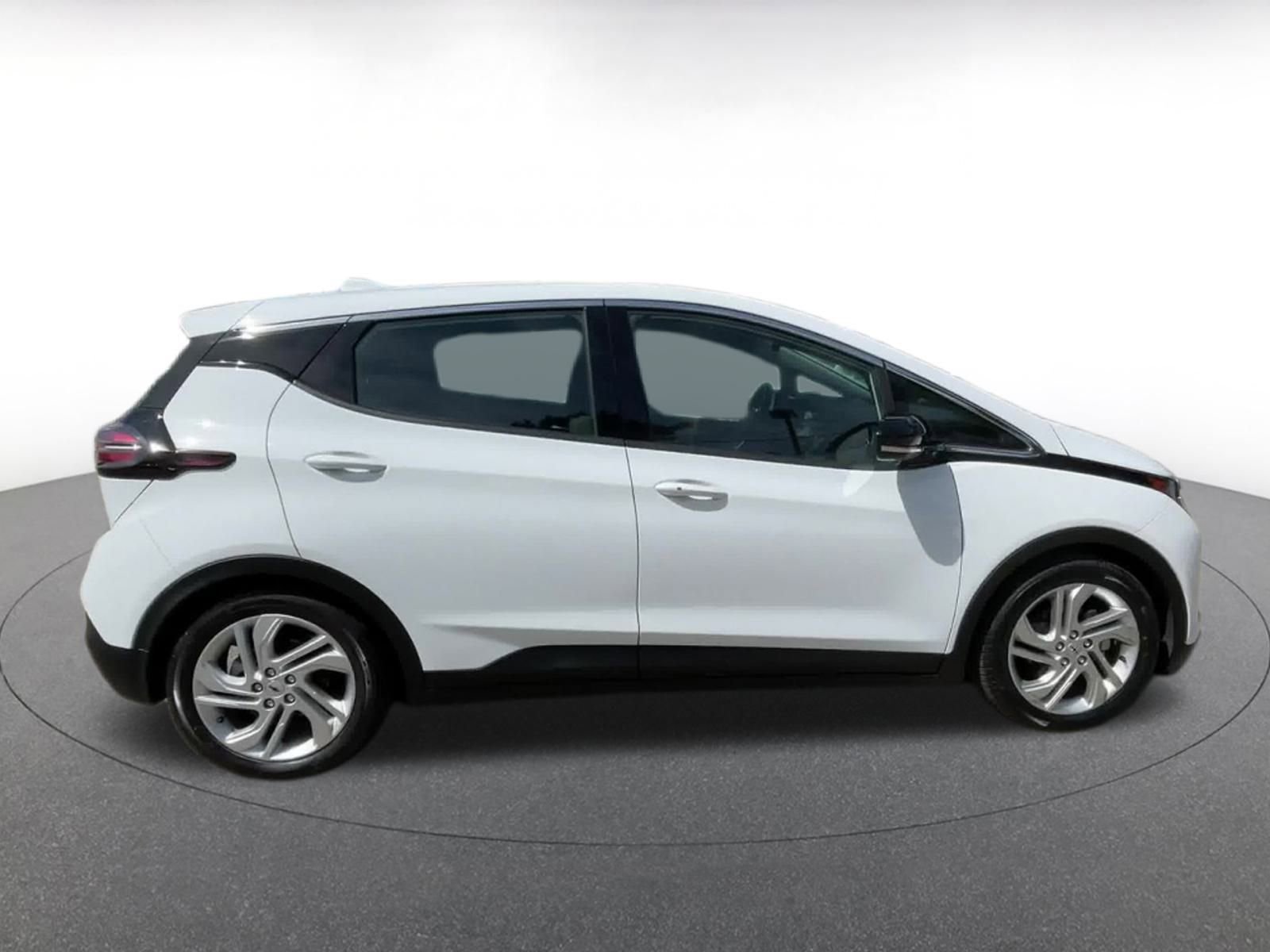 Thumbnail: 2023 Chevrolet Bolt EV - 16