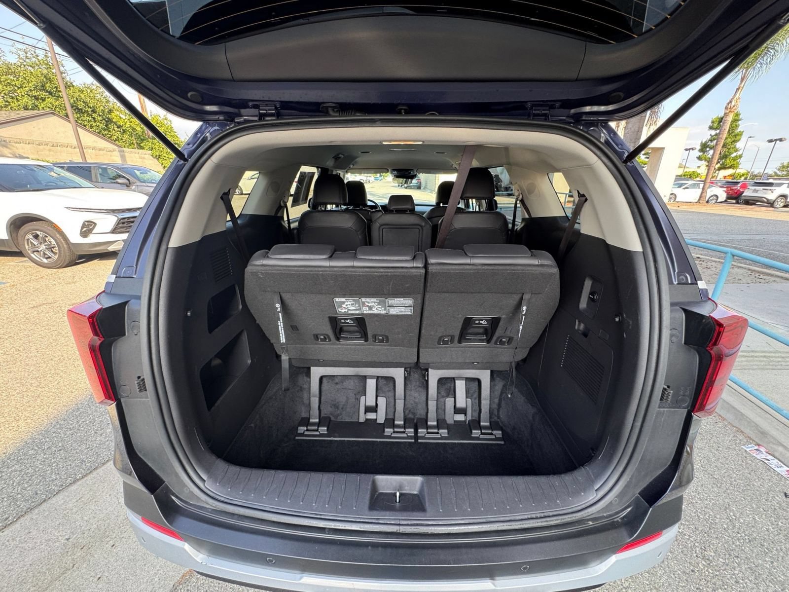 Thumbnail: 2026 Kia Carnival - 34