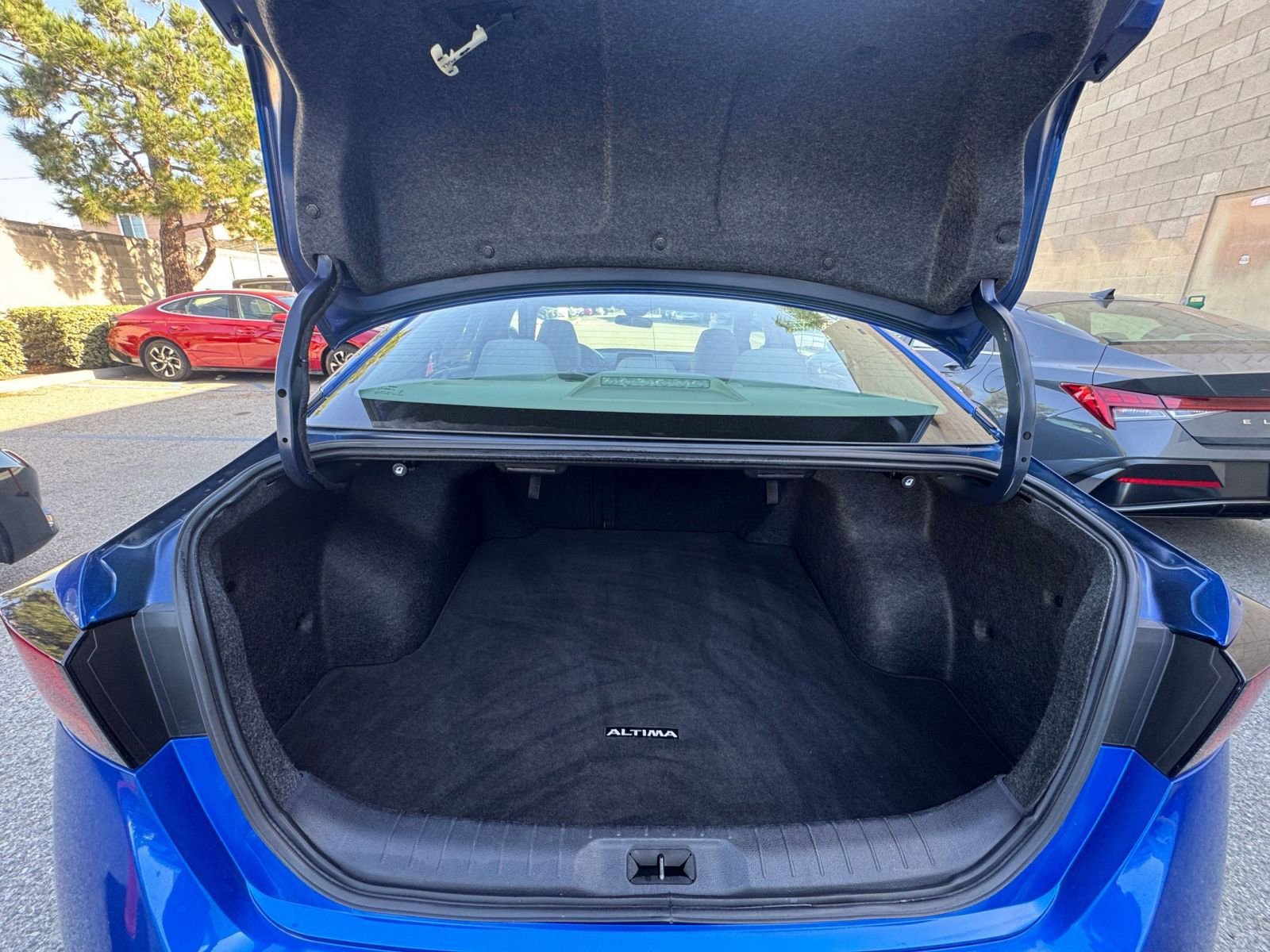 Thumbnail: 2025 Nissan Altima - 32