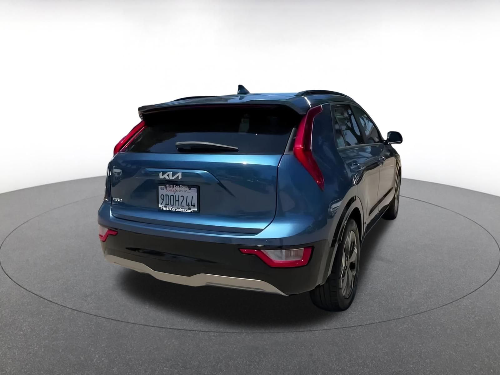 Thumbnail: 2023 Kia Niro - 13