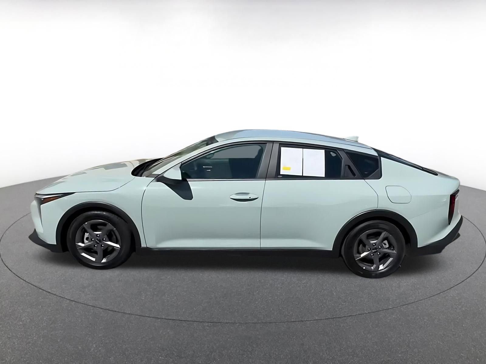 Thumbnail: 2025 Kia K4 - 10