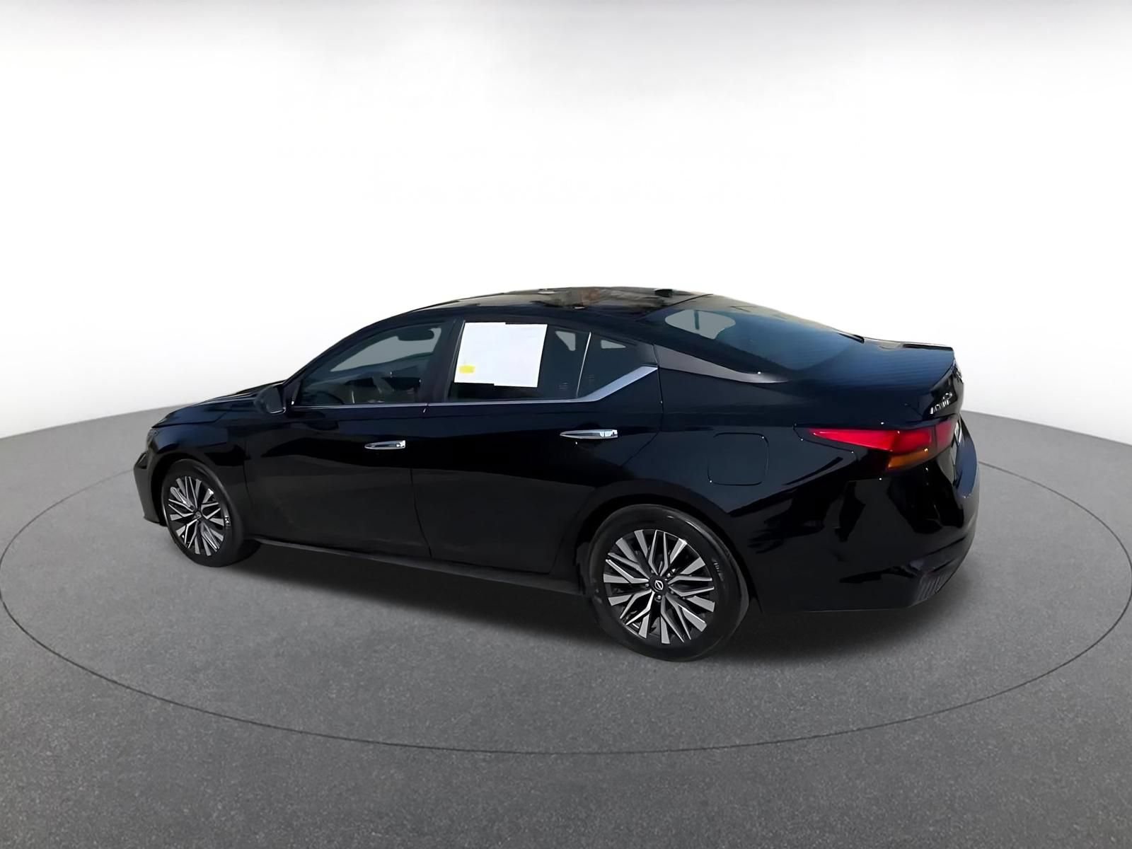 Thumbnail: 2025 Nissan Altima - 10