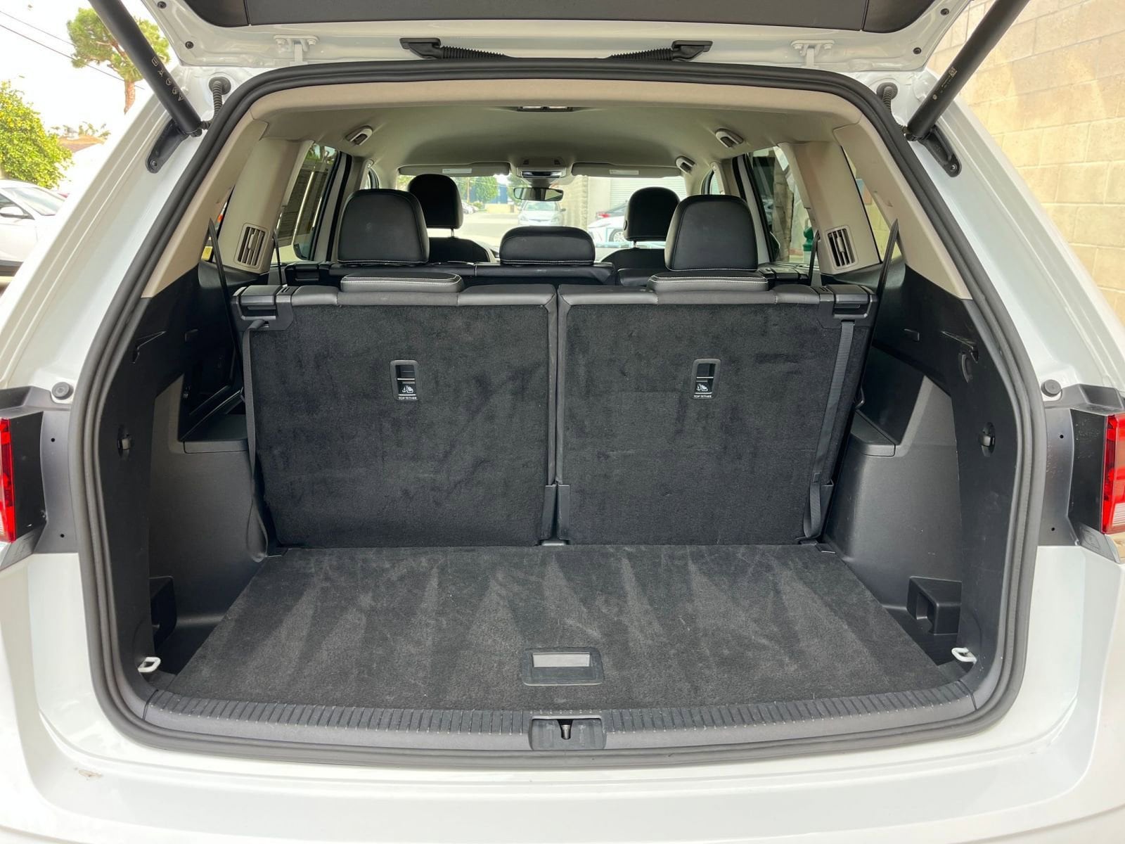 Thumbnail: 2025 Volkswagen Atlas - 32