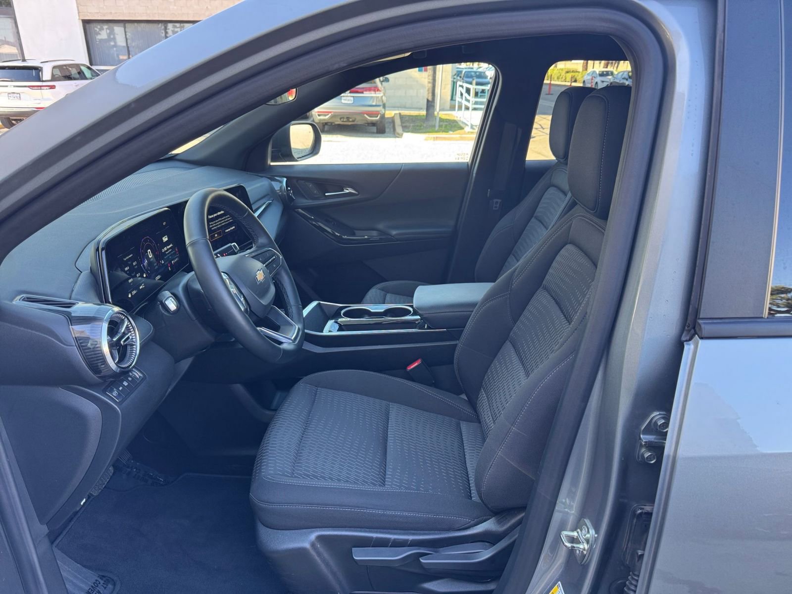 Thumbnail: 2025 Chevrolet Equinox - 25