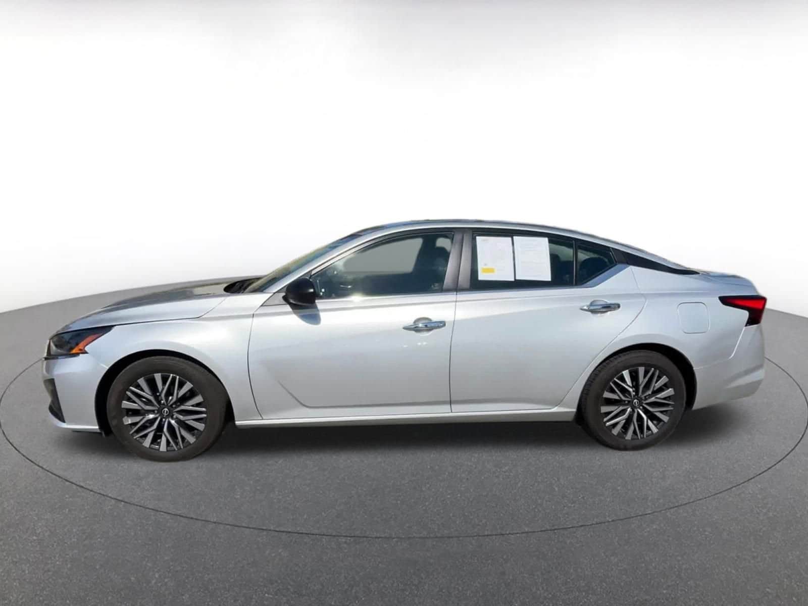 Thumbnail: 2024 Nissan Altima - 9