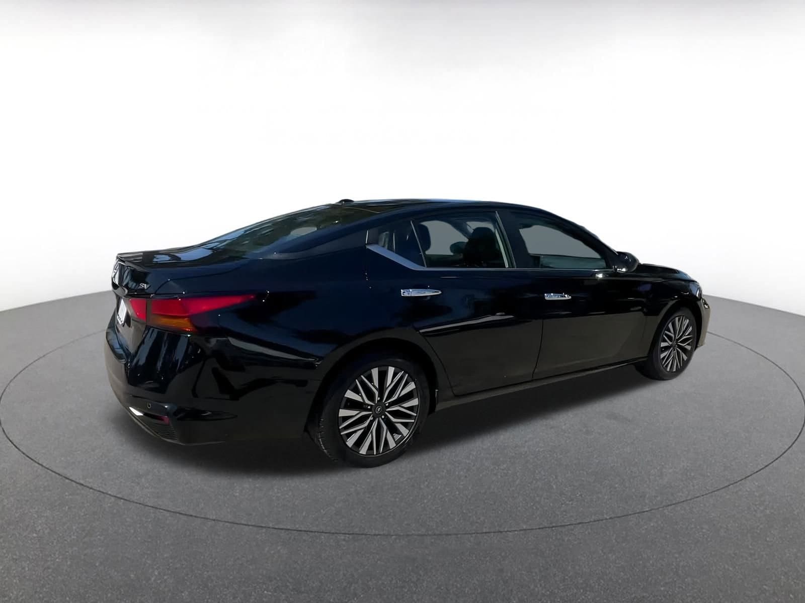 Thumbnail: 2024 Nissan Altima - 15