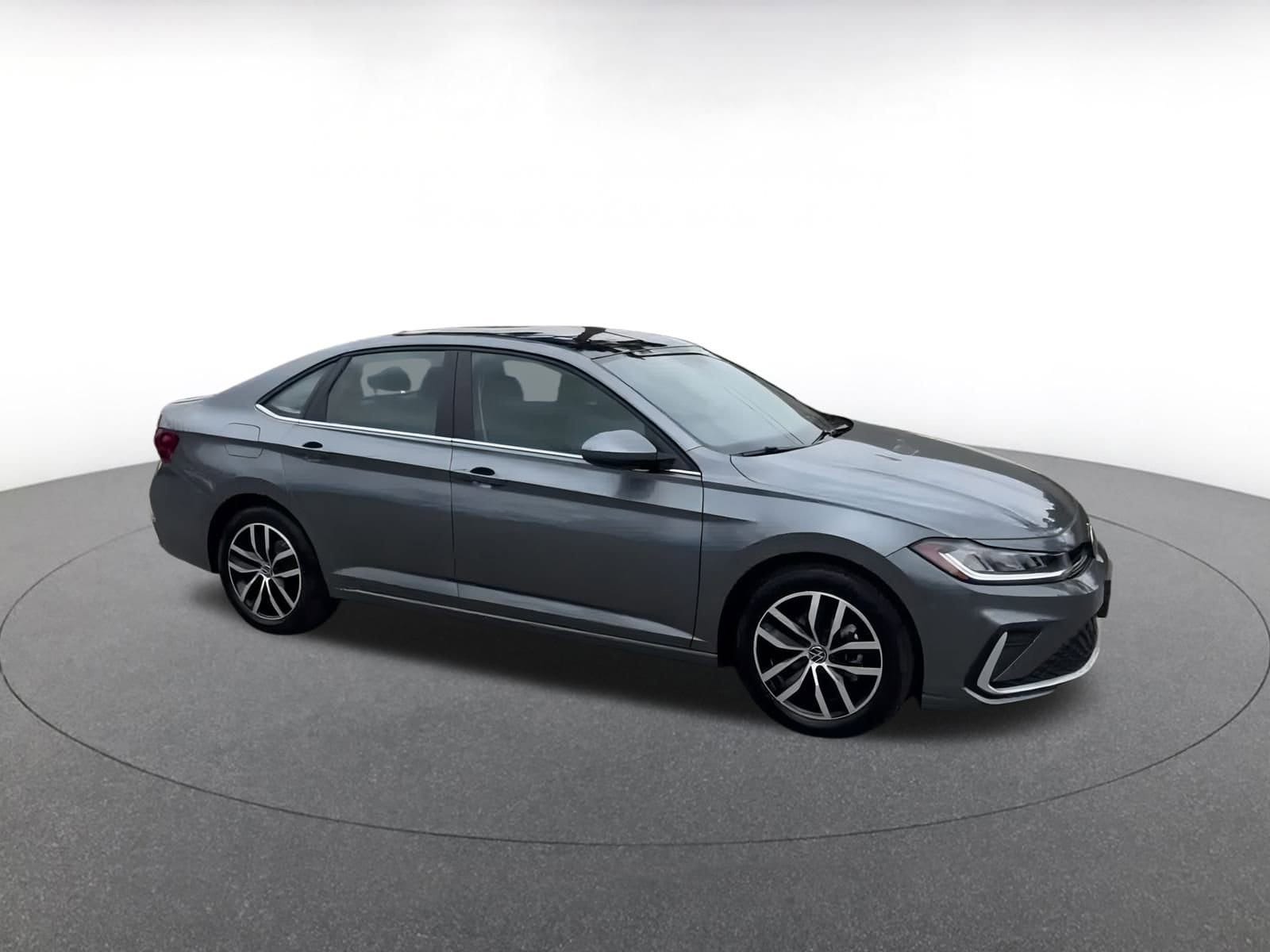 Thumbnail: 2025 Volkswagen Jetta - 2