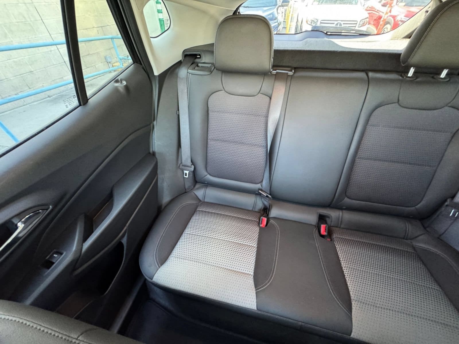 2025 Chevrolet Trax LT - Photo 38