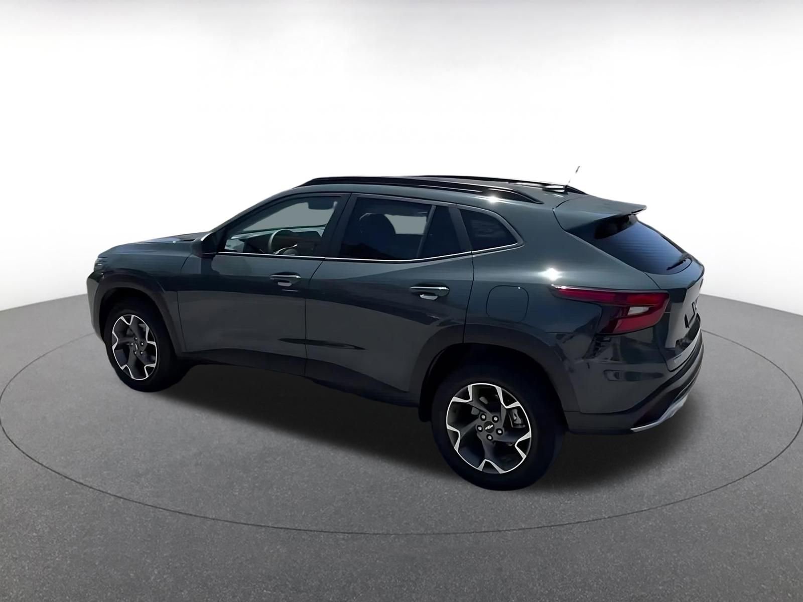 Thumbnail: 2025 Chevrolet Trax - 10