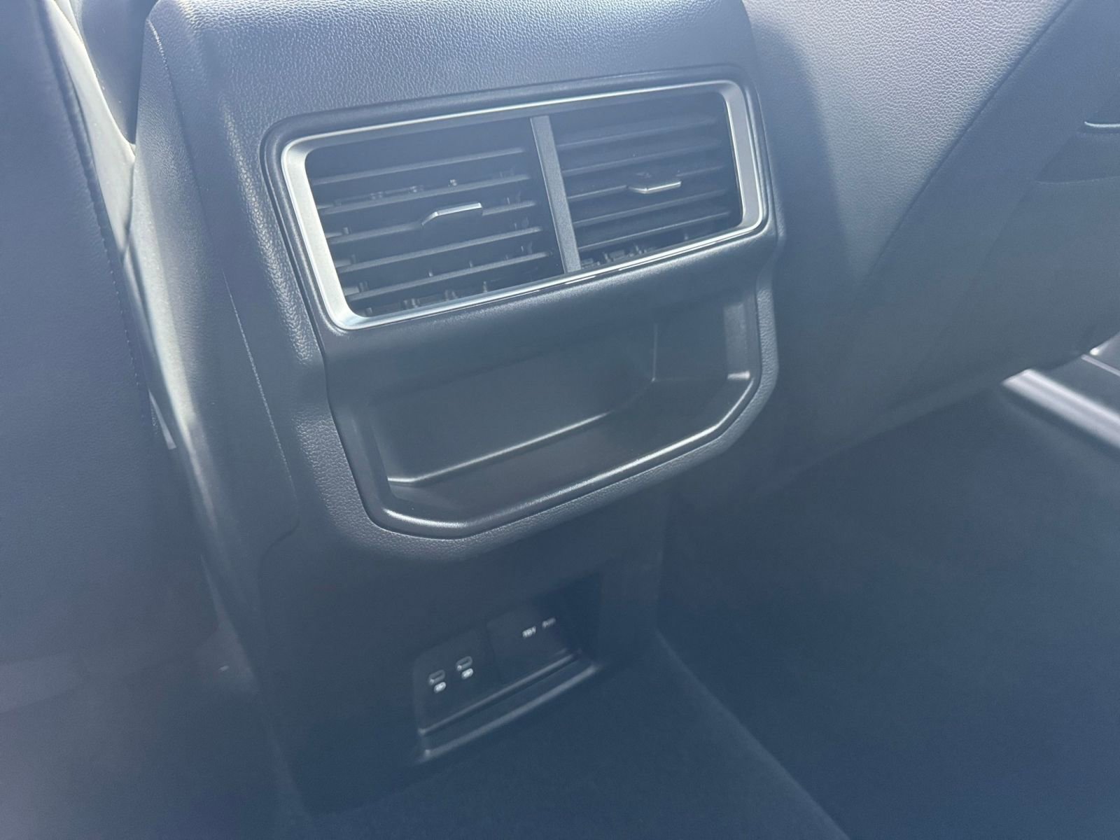 Thumbnail: 2025 Volkswagen Atlas - 25