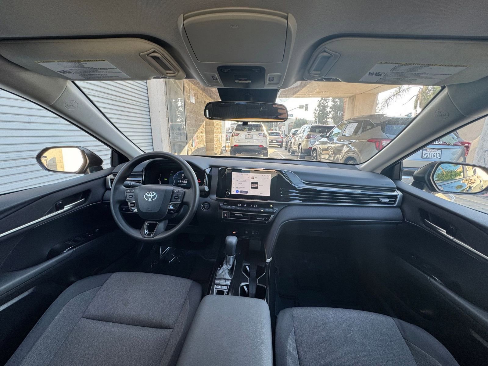 Thumbnail: 2025 Toyota Camry - 32