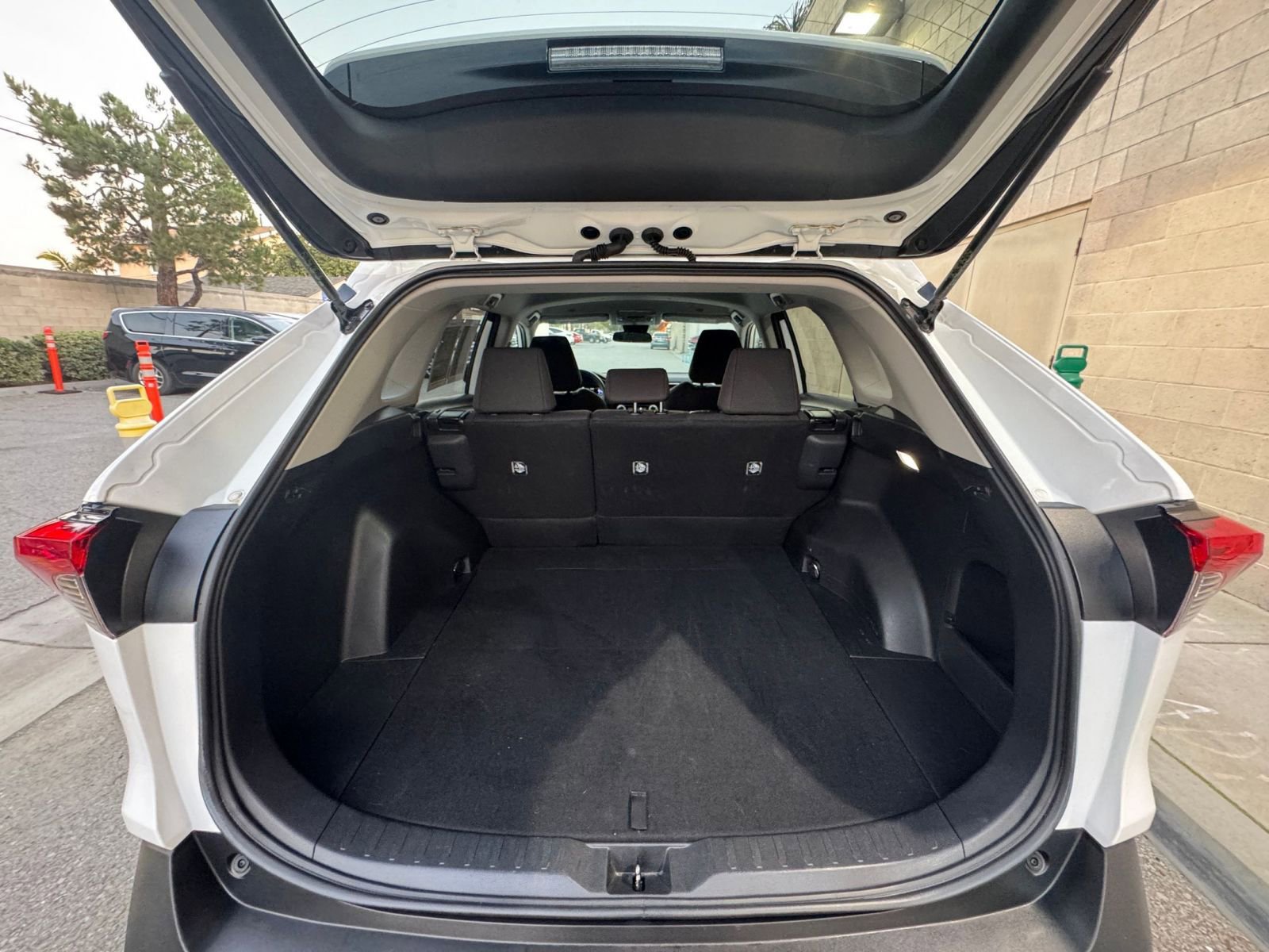 Thumbnail: 2025 Toyota RAV4 - 30