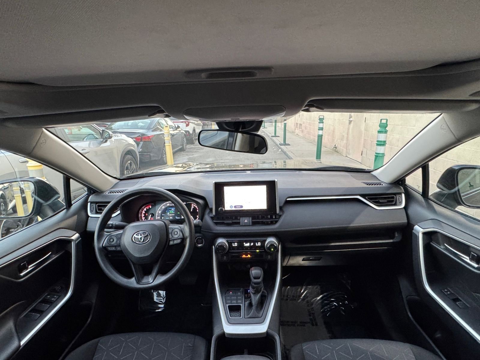 Thumbnail: 2025 Toyota RAV4 - 35