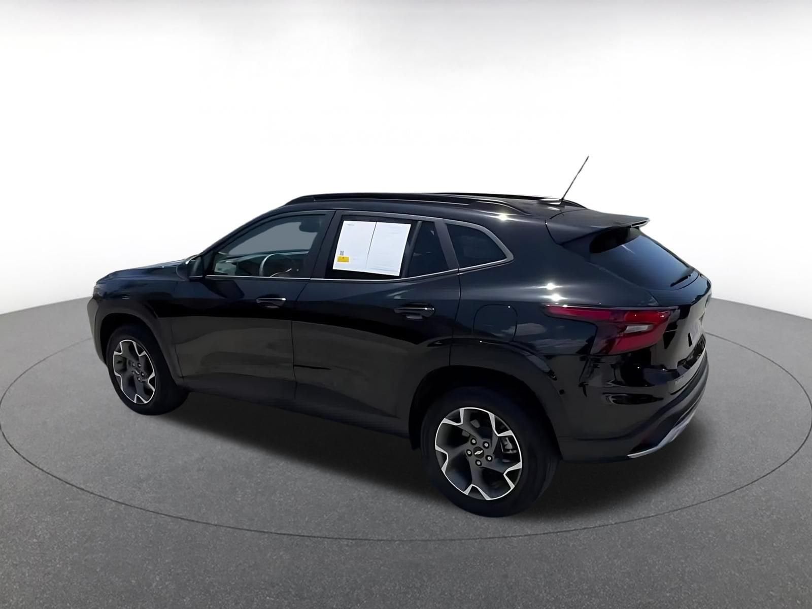 Thumbnail: 2025 Chevrolet Trax - 9