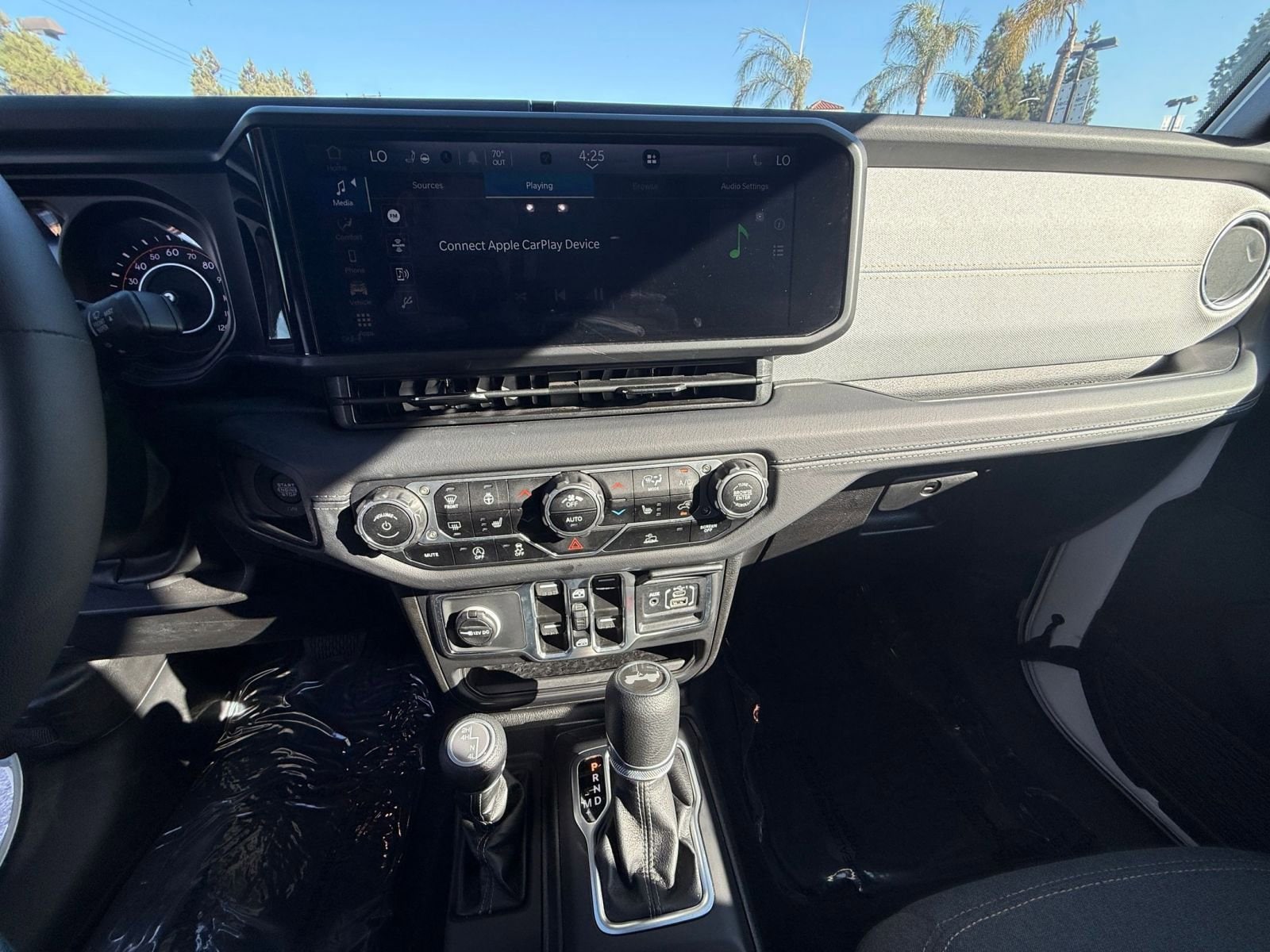 Thumbnail: 2025 Jeep Wrangler - 18