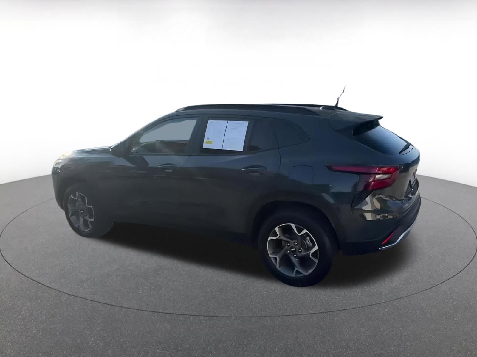 Thumbnail: 2025 Chevrolet Trax - 10