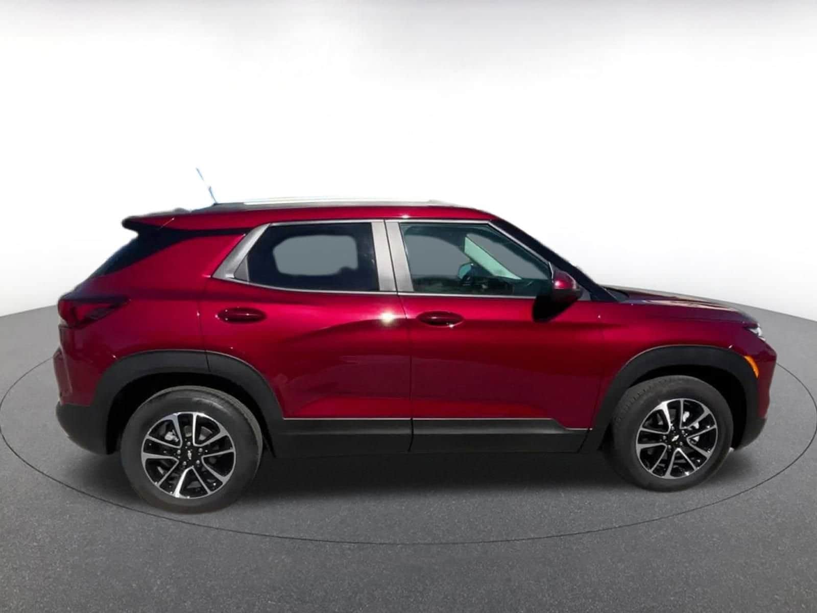 Thumbnail: 2025 Chevrolet TrailBlazer - 16