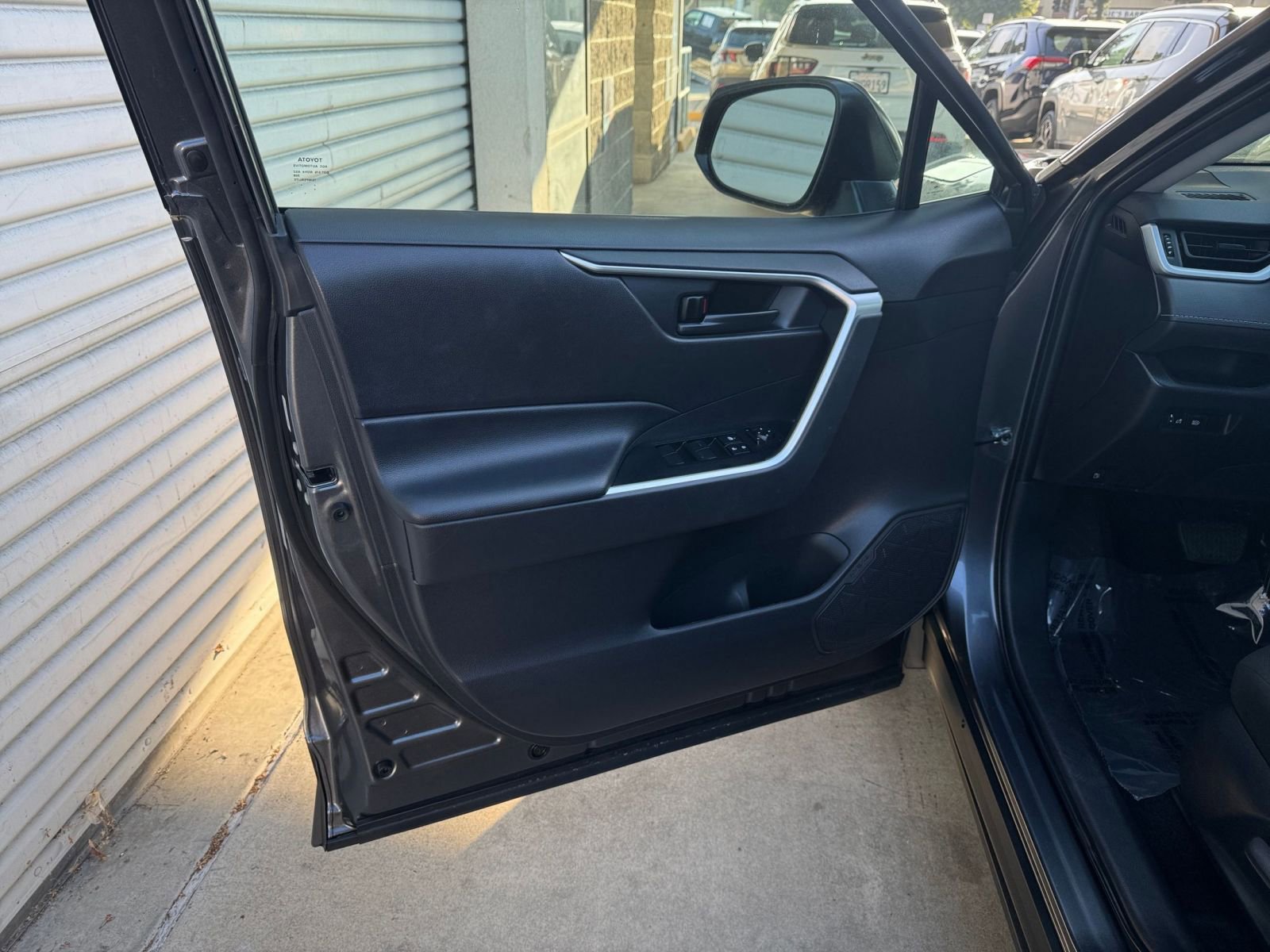 Thumbnail: 2025 Toyota RAV4 - 20