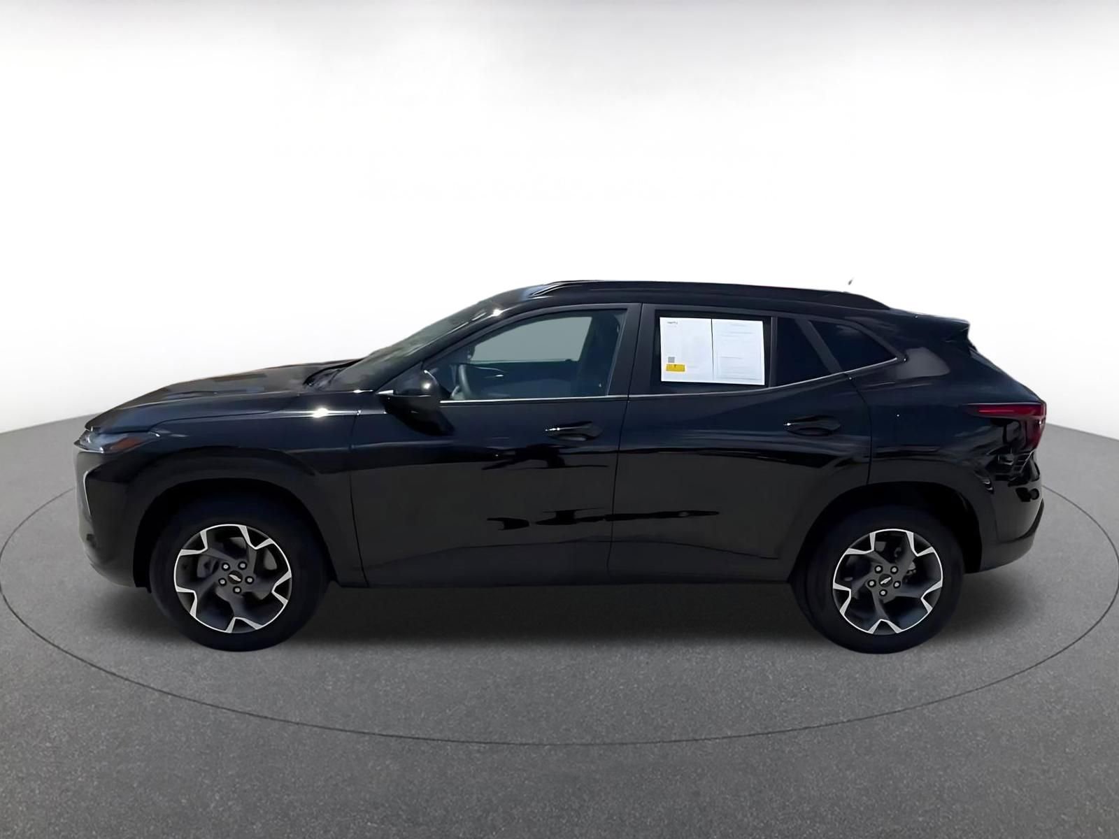 Thumbnail: 2025 Chevrolet Trax - 9