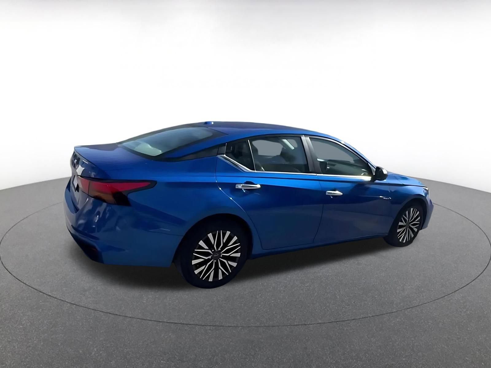 Thumbnail: 2025 Nissan Altima - 15