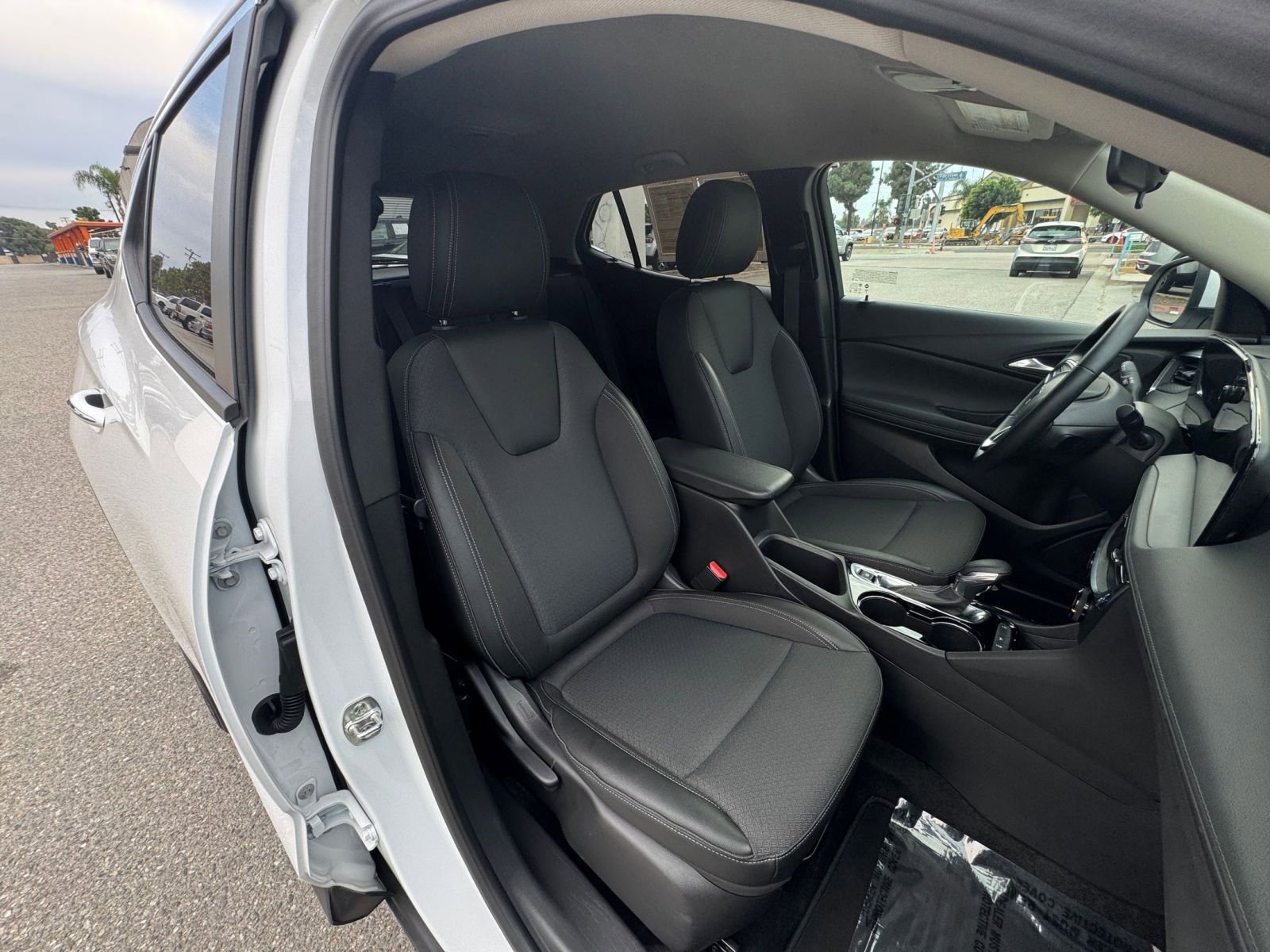 Thumbnail: 2025 Buick Encore GX - 35