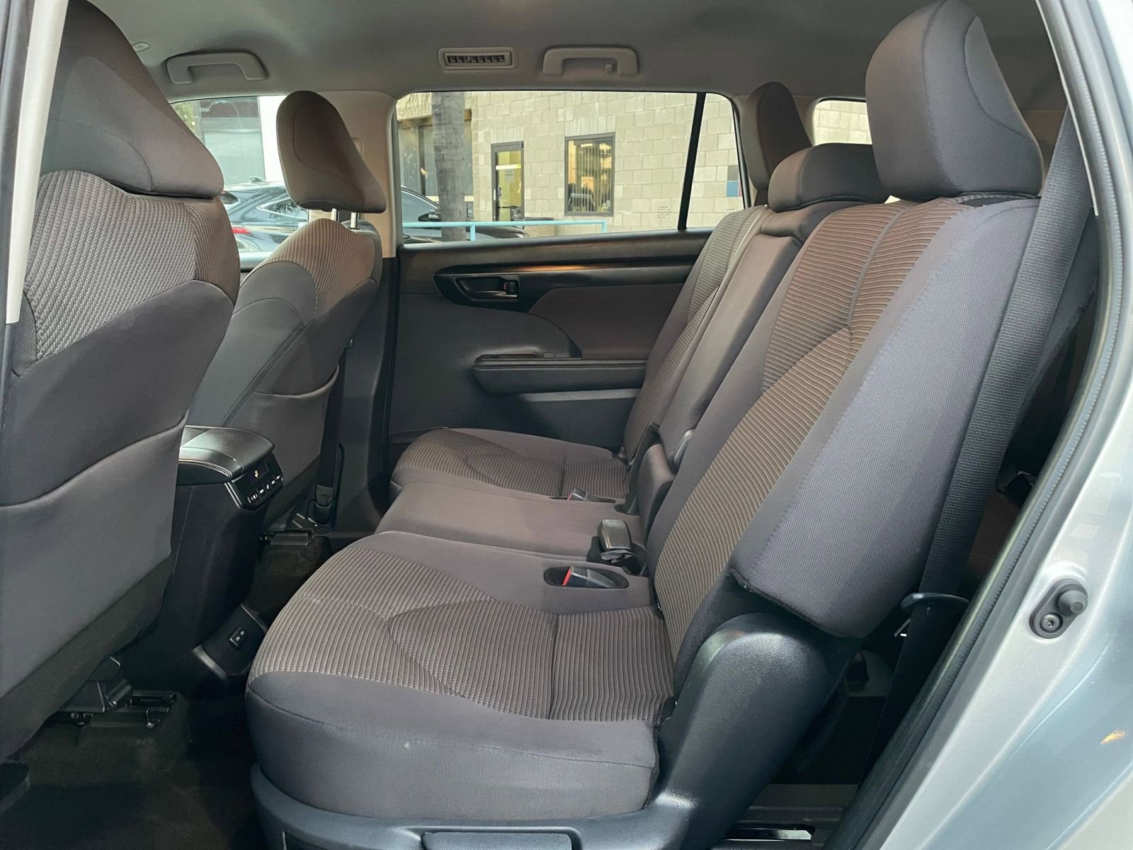 Thumbnail: 2025 Toyota Highlander - 27