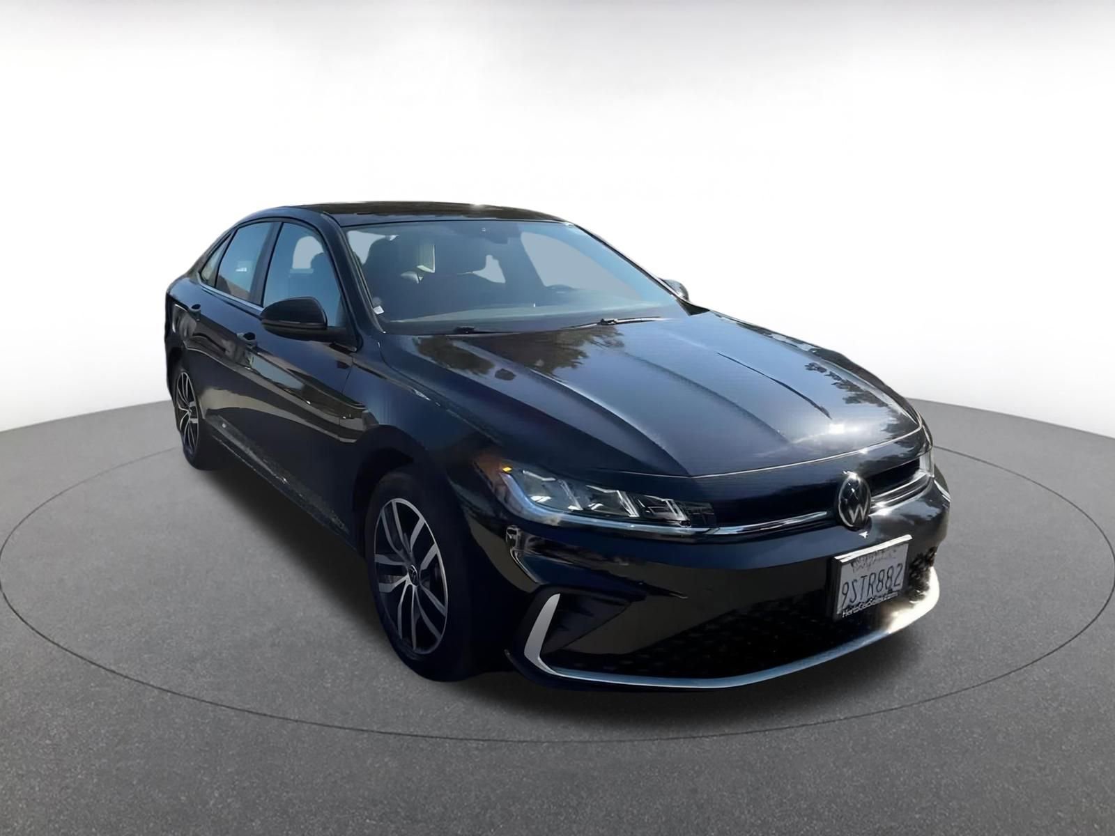 Thumbnail: 2025 Volkswagen Jetta - 3