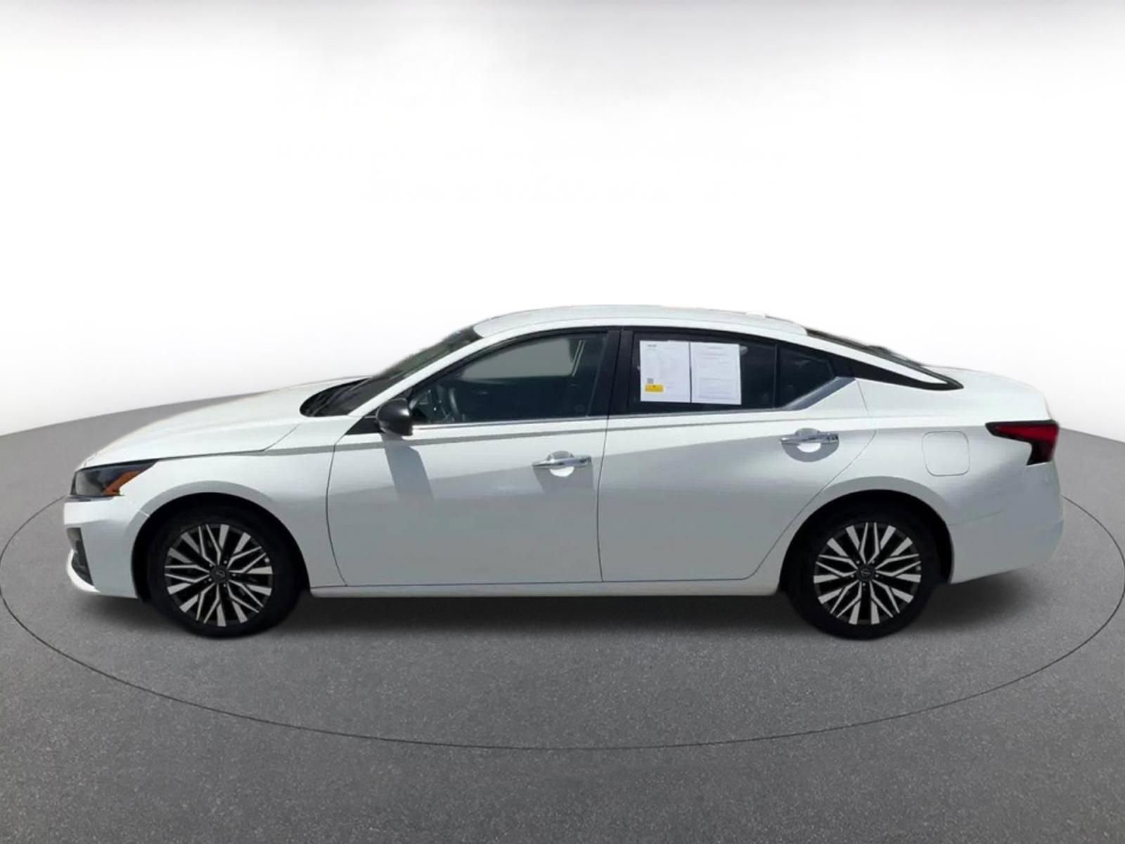 Thumbnail: 2025 Nissan Altima - 9