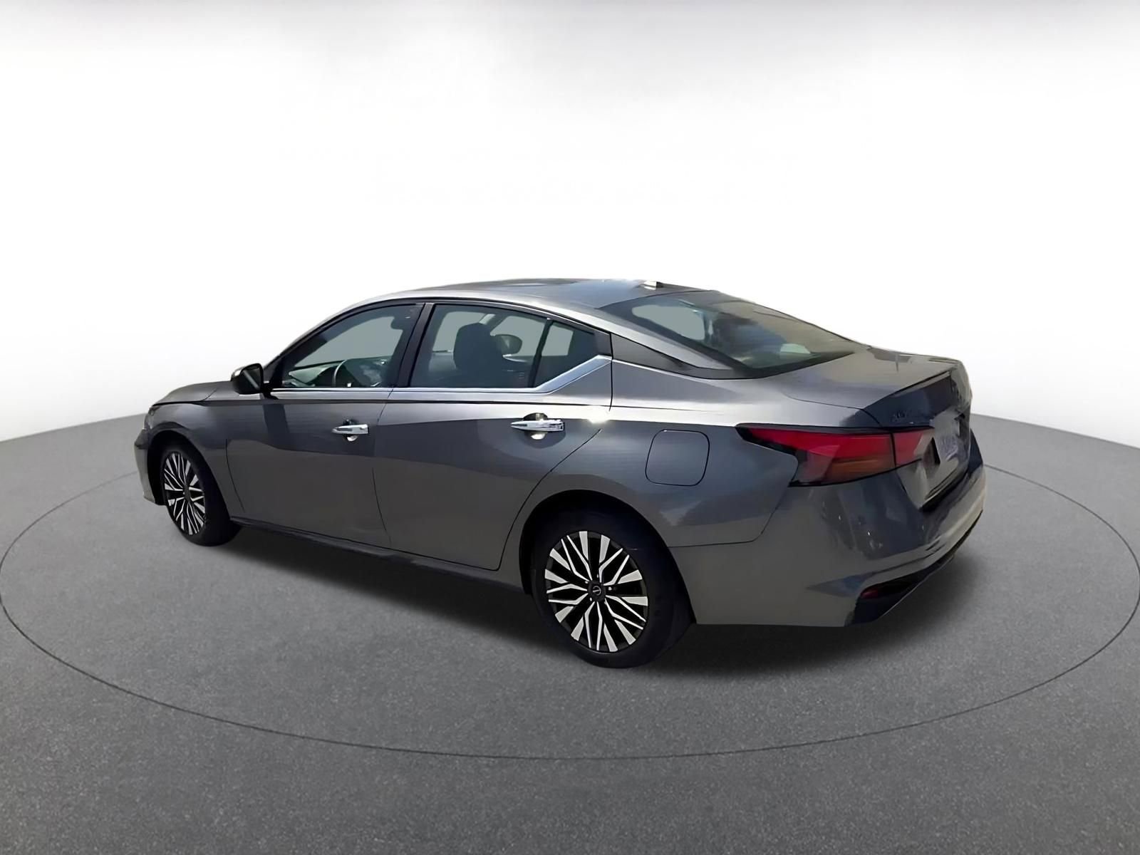 Thumbnail: 2025 Nissan Altima - 11