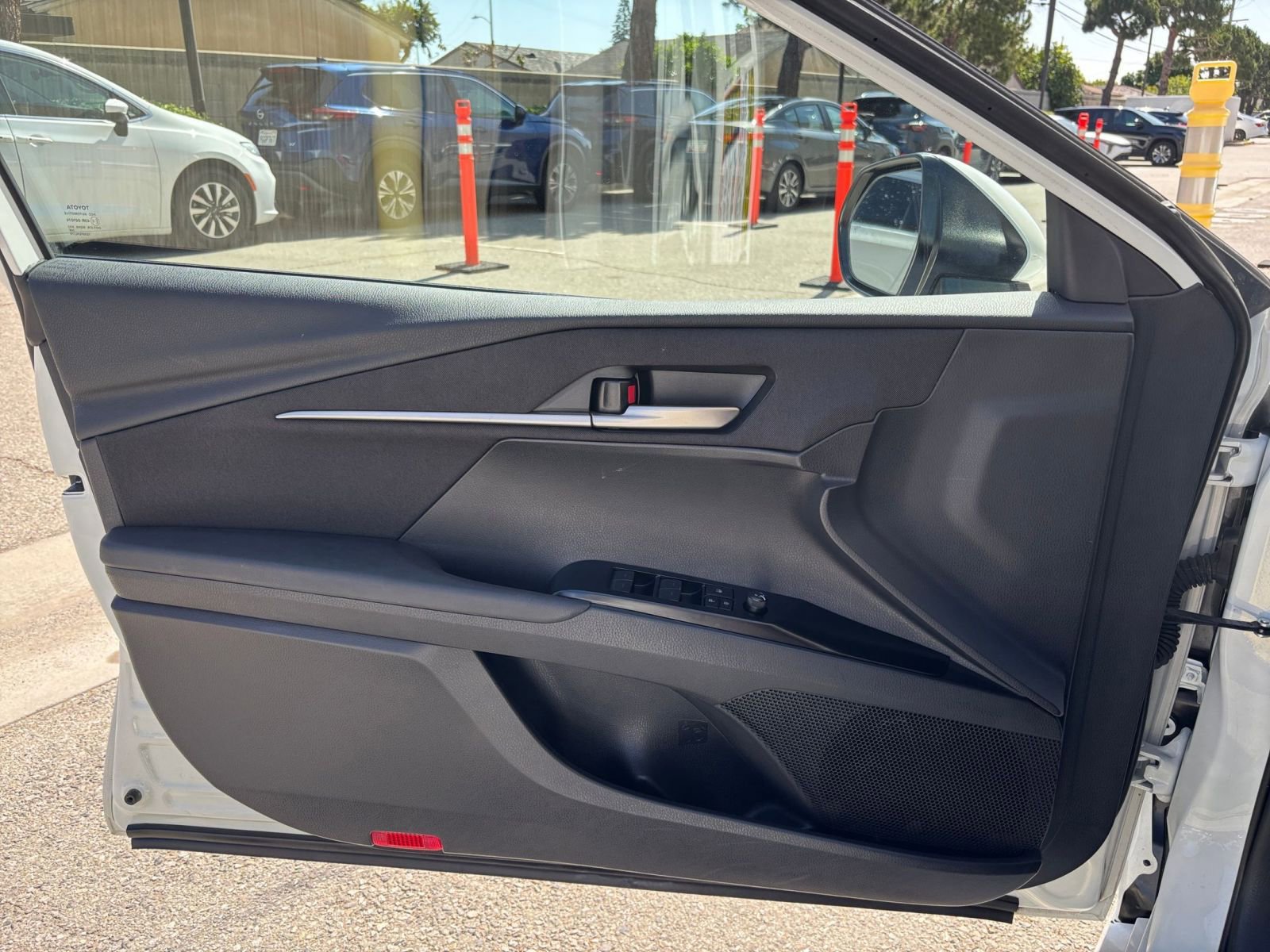 Thumbnail: 2025 Toyota Camry - 18