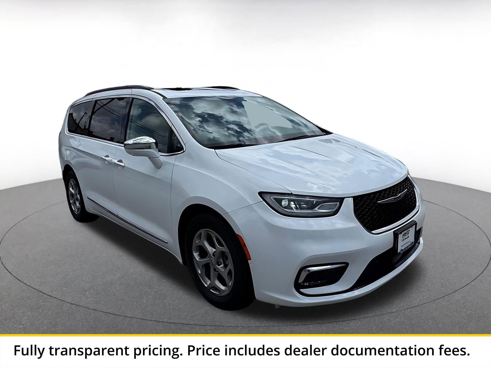 Thumbnail: 2022 Chrysler Pacifica - 1