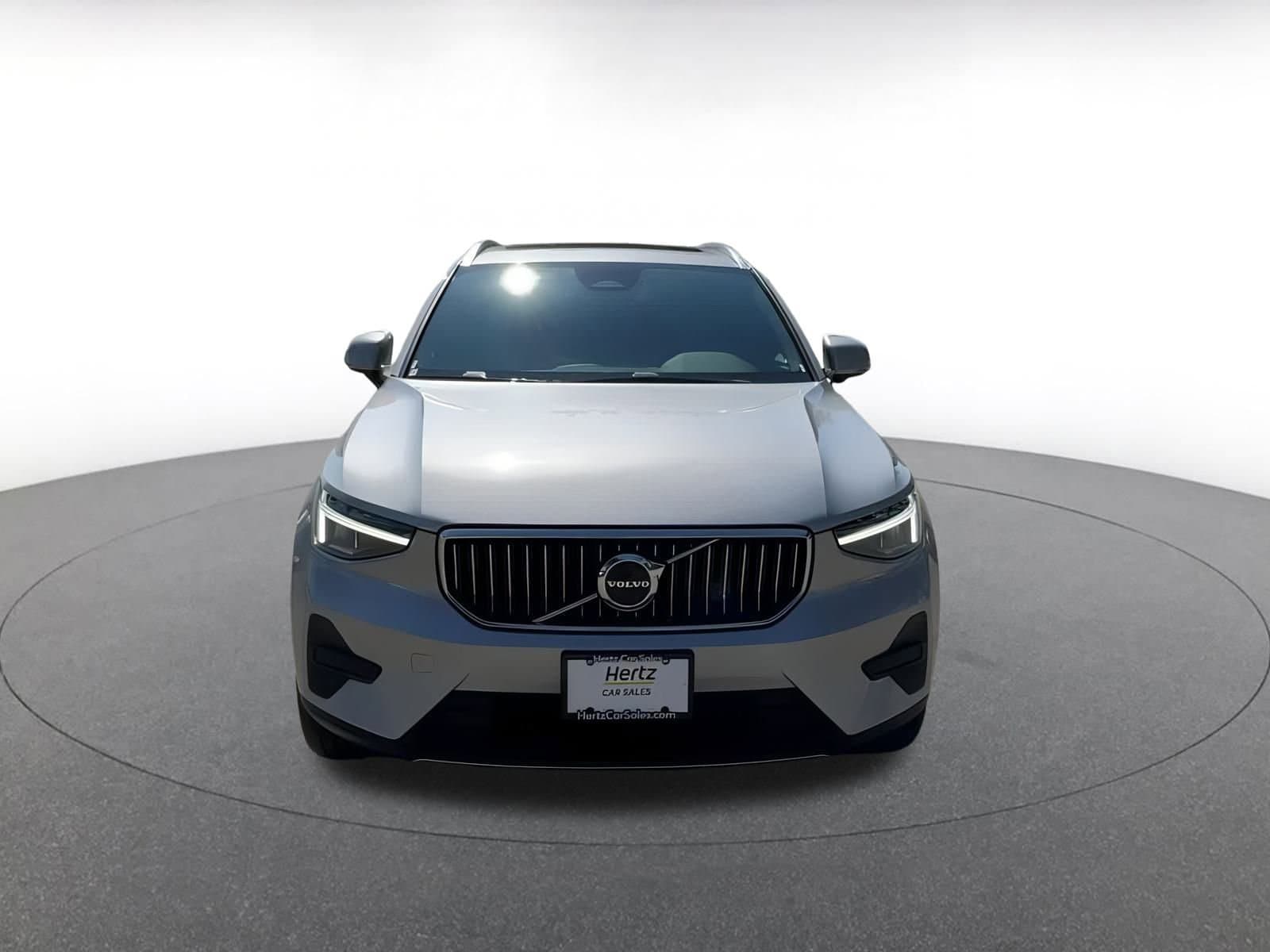 Thumbnail: 2024 Volvo XC40 - 4