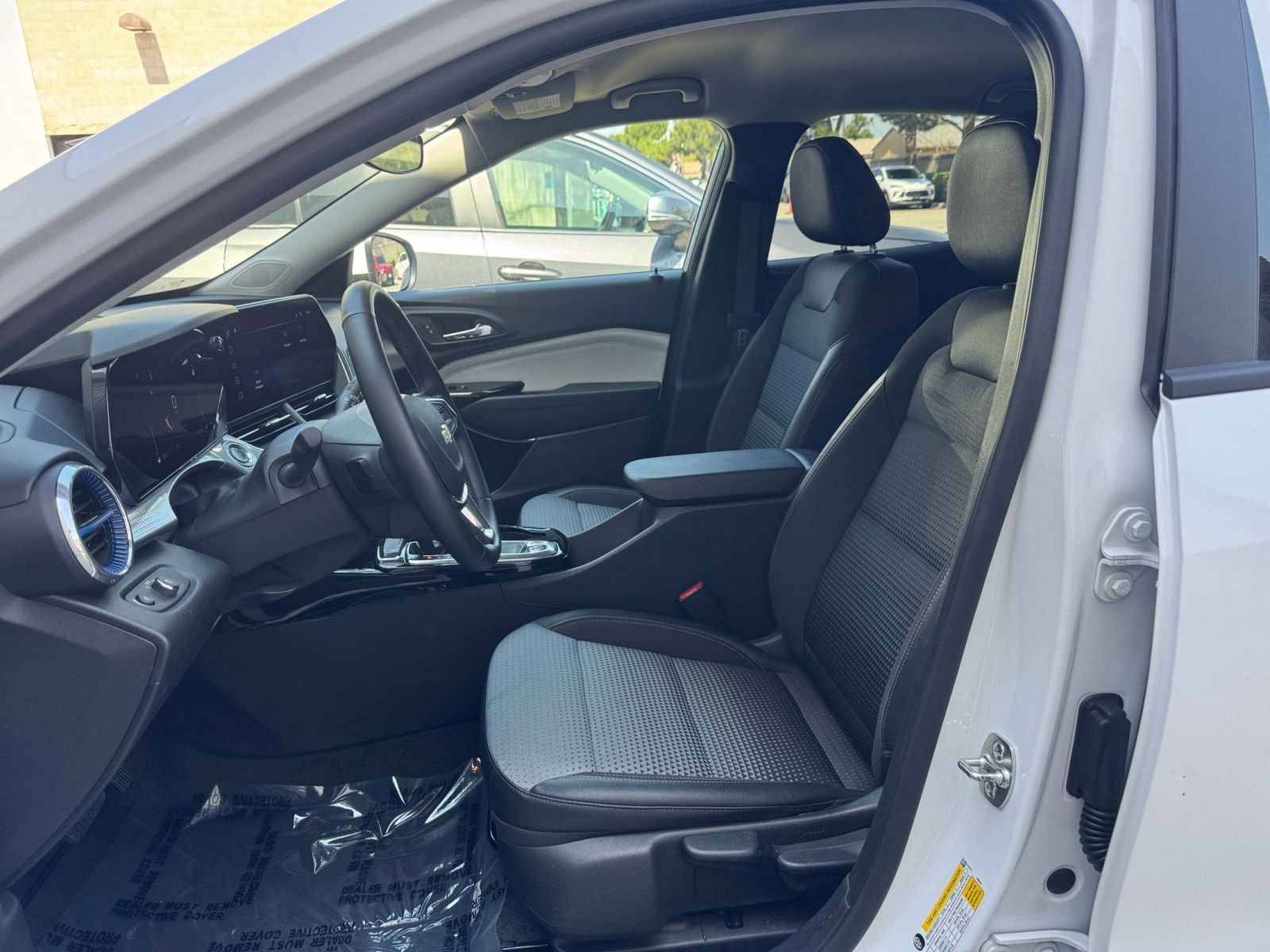 Thumbnail: 2025 Chevrolet Trax - 27