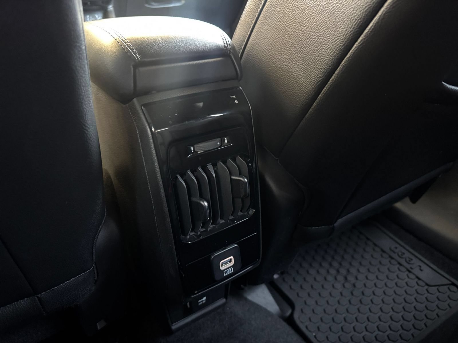 Thumbnail: 2025 Jeep Compass - 22