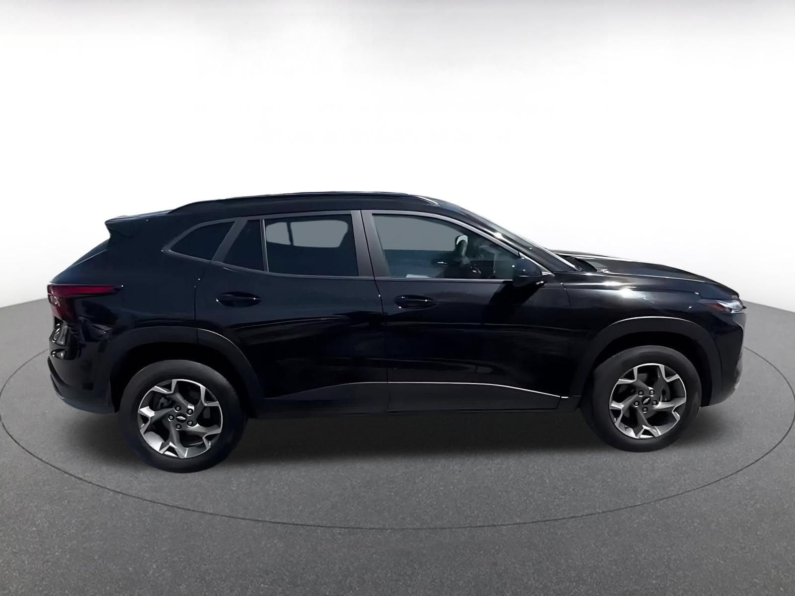Thumbnail: 2025 Chevrolet Trax - 15