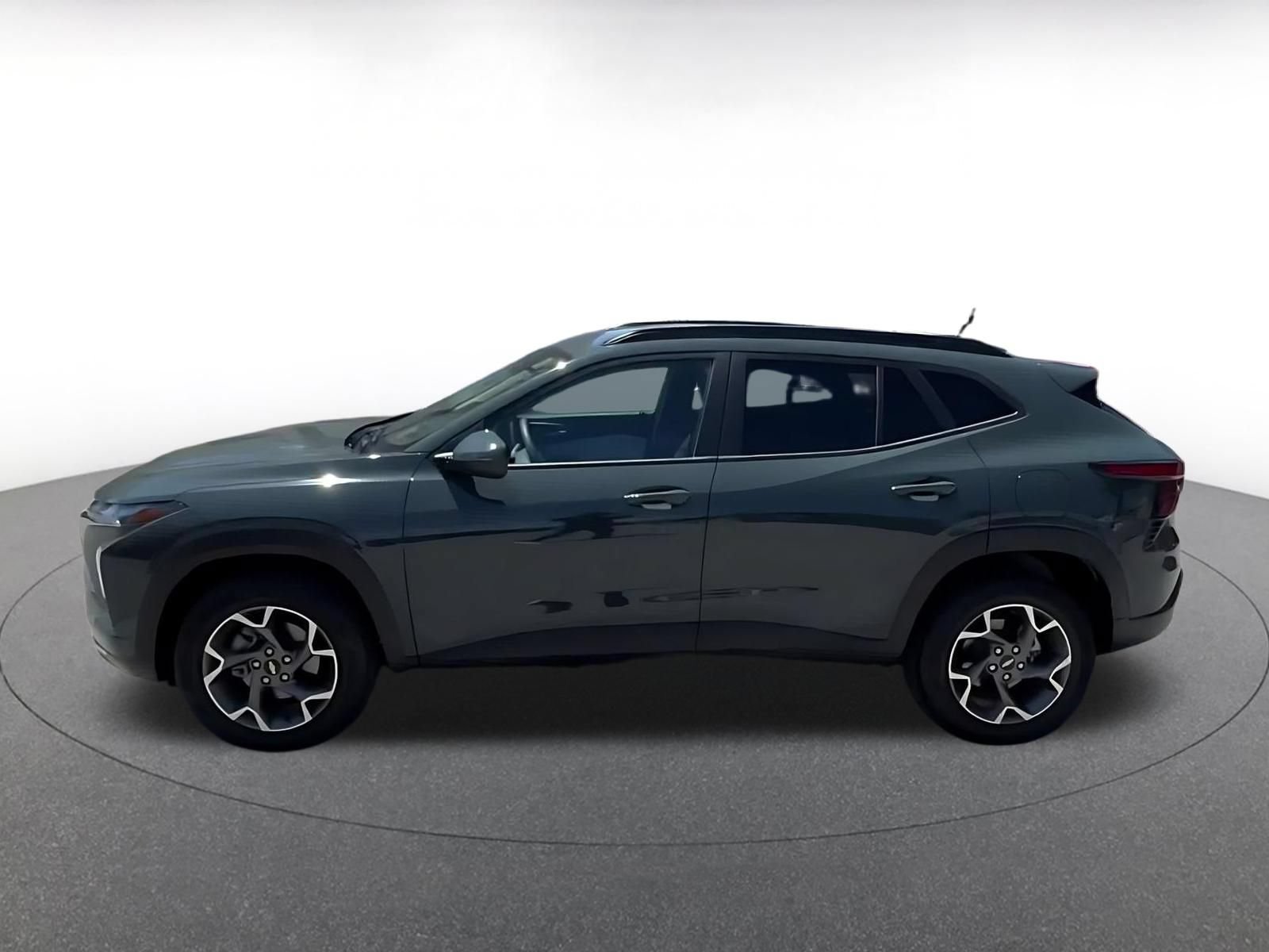 Thumbnail: 2025 Chevrolet Trax - 9