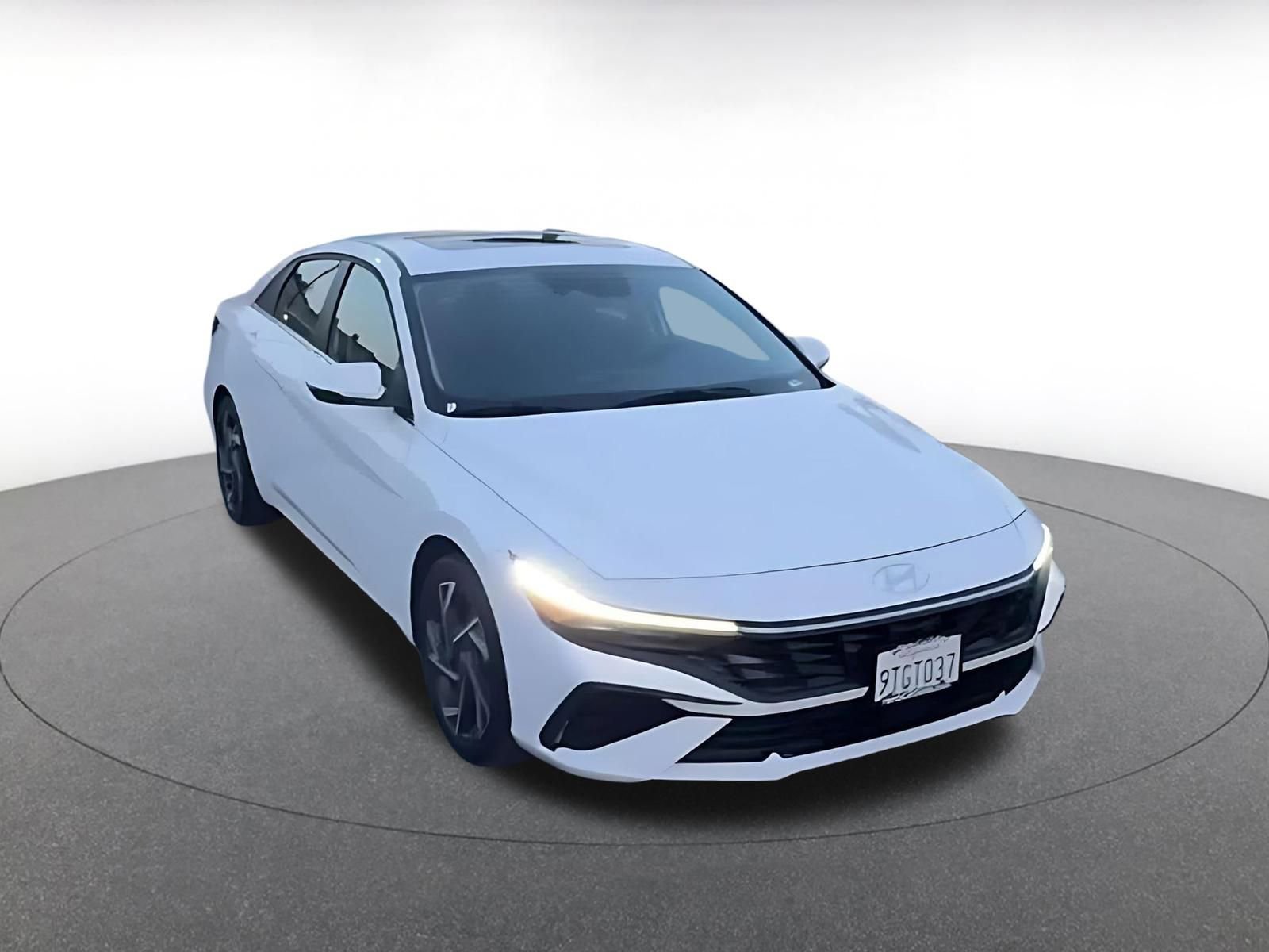 Thumbnail: 2025 Hyundai Elantra - 3