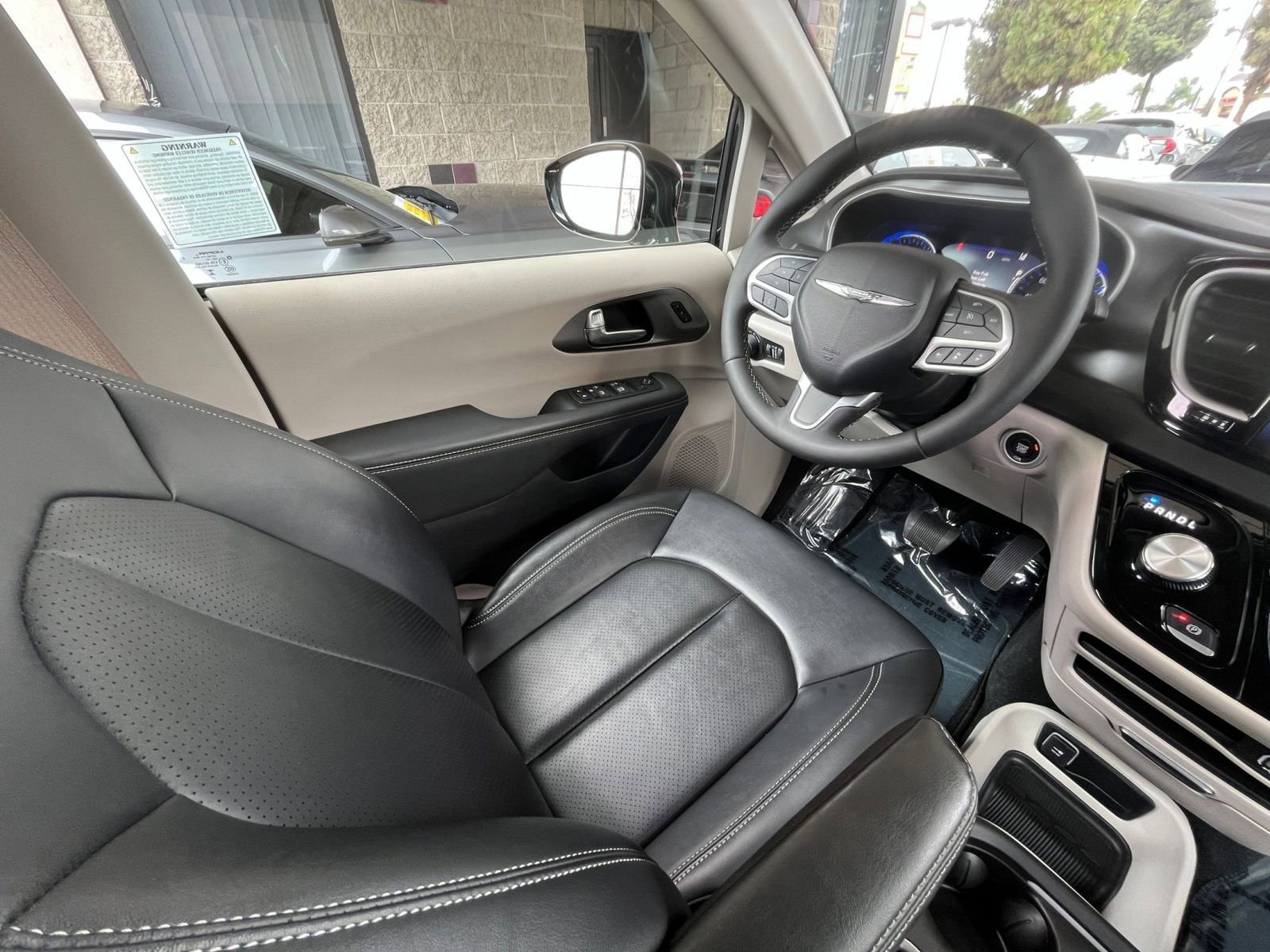 Thumbnail: 2024 Chrysler Pacifica - 35