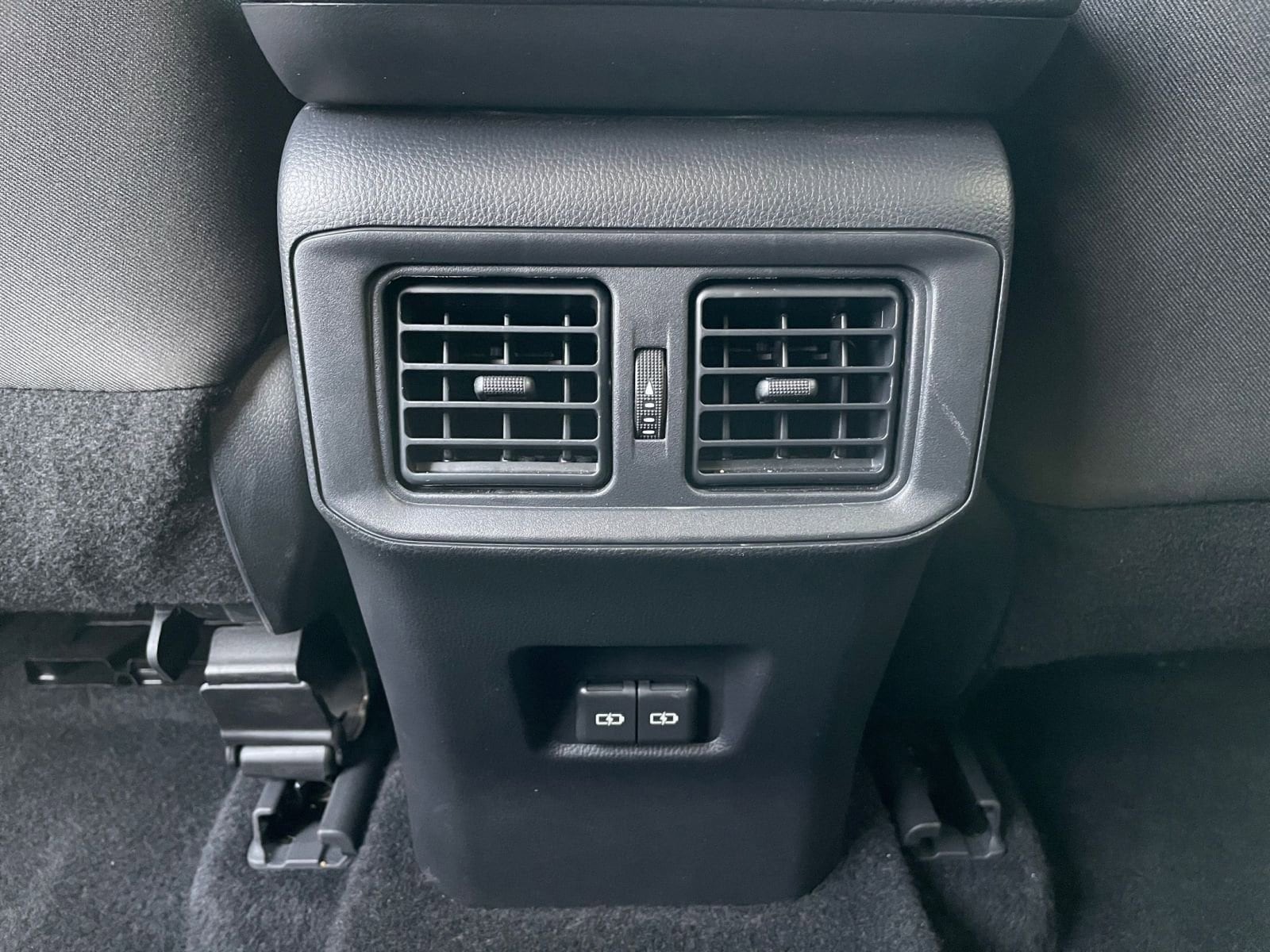 Thumbnail: 2025 Toyota RAV4 - 27