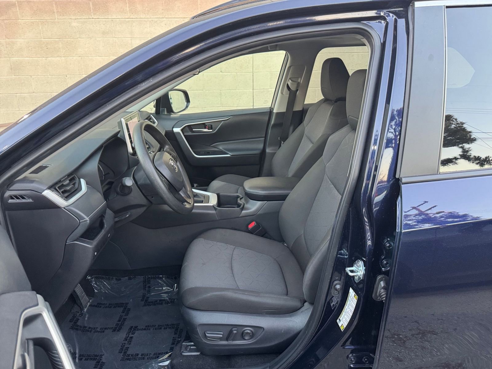 Thumbnail: 2025 Toyota RAV4 - 28