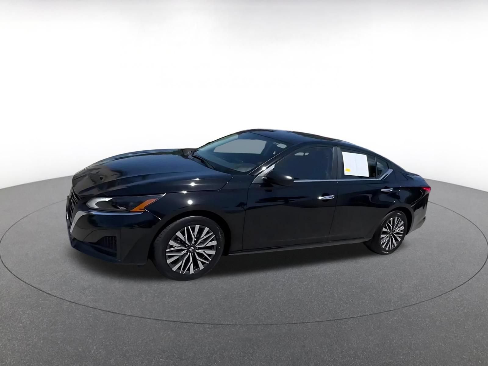 Thumbnail: 2025 Nissan Altima - 8