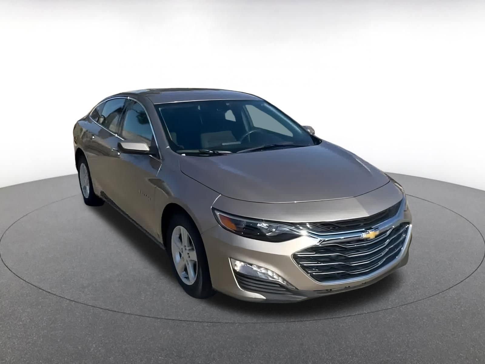 Thumbnail: 2024 Chevrolet Malibu - 3