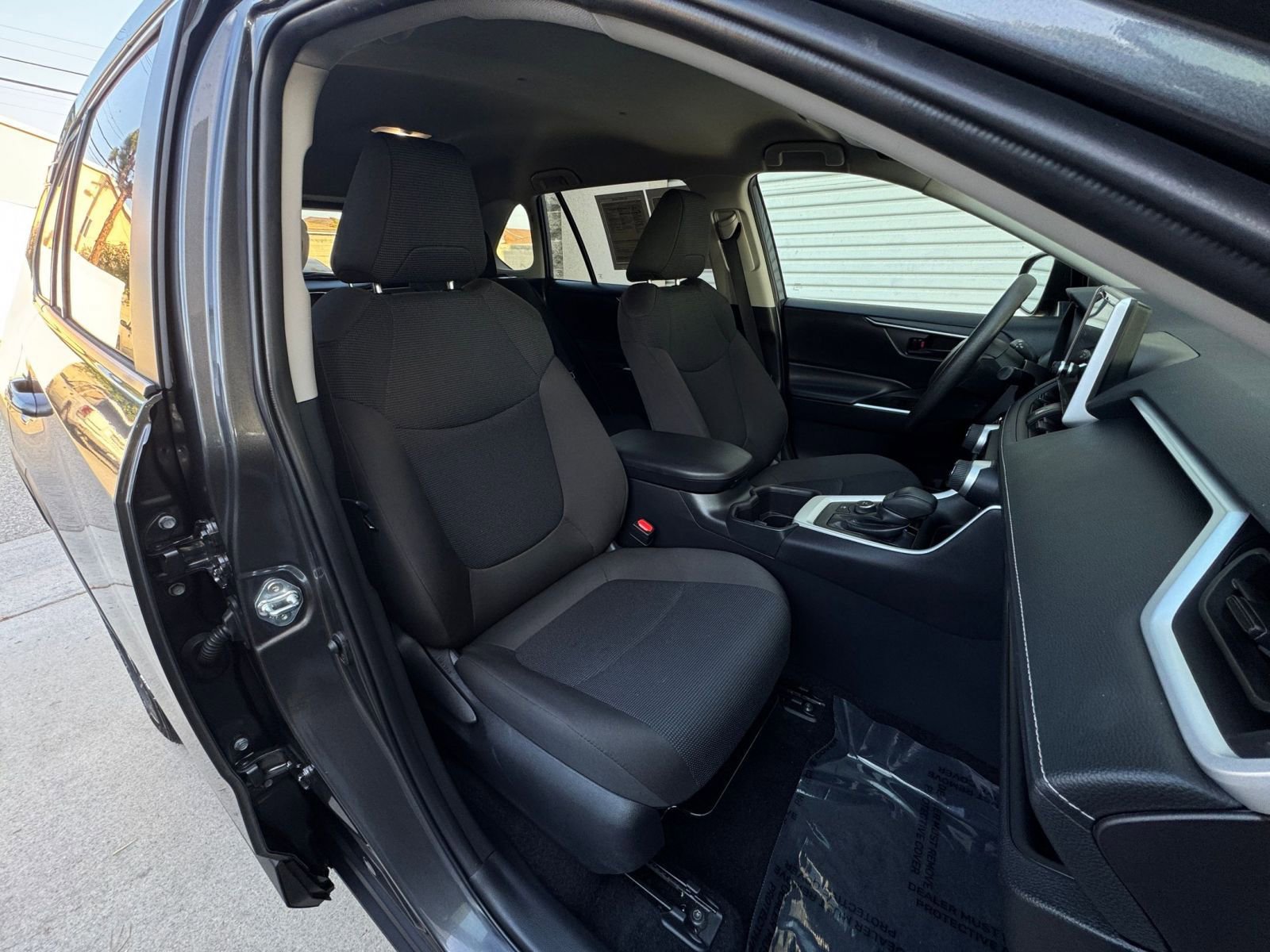 Thumbnail: 2025 Toyota RAV4 - 35