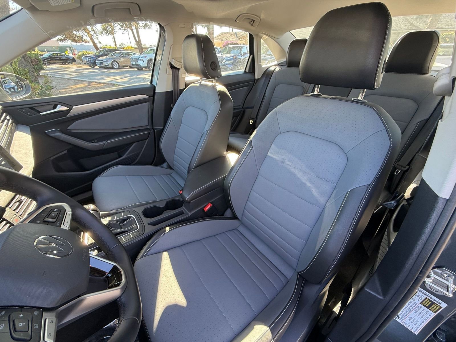 Thumbnail: 2025 Volkswagen Jetta - 32