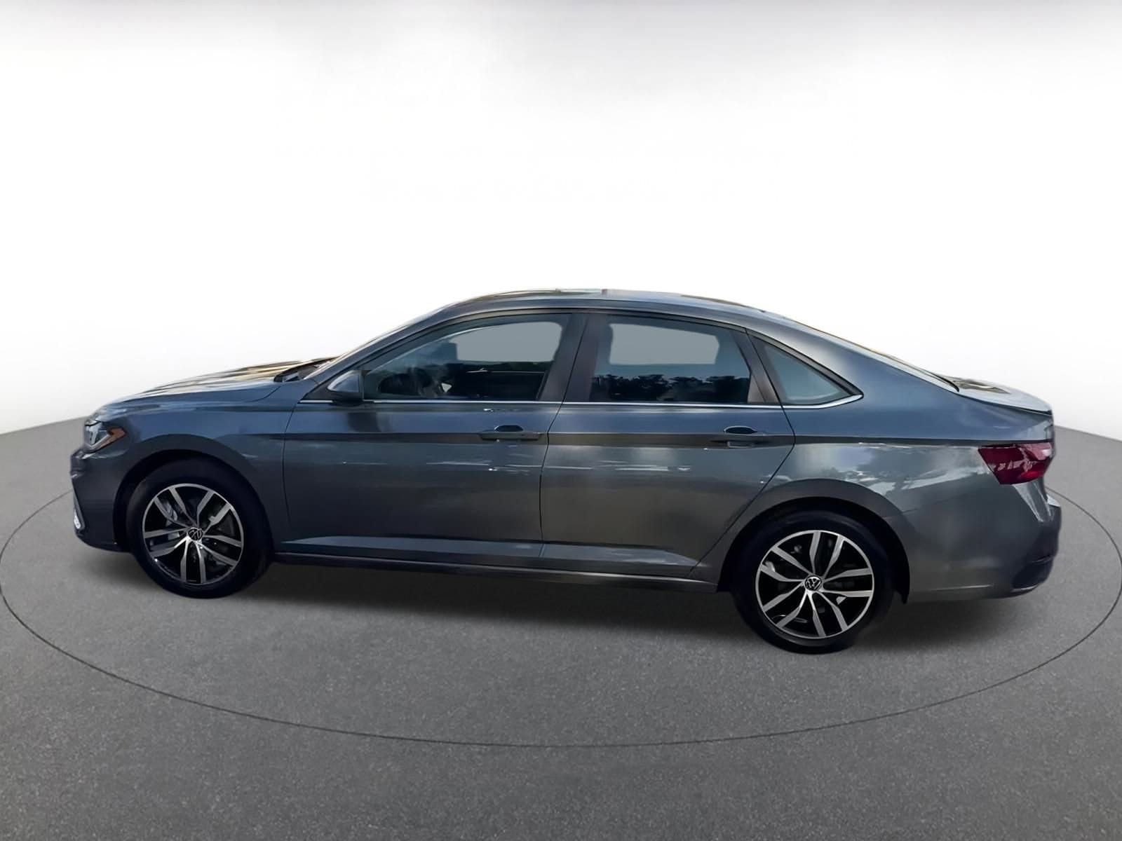 Thumbnail: 2025 Volkswagen Jetta - 12