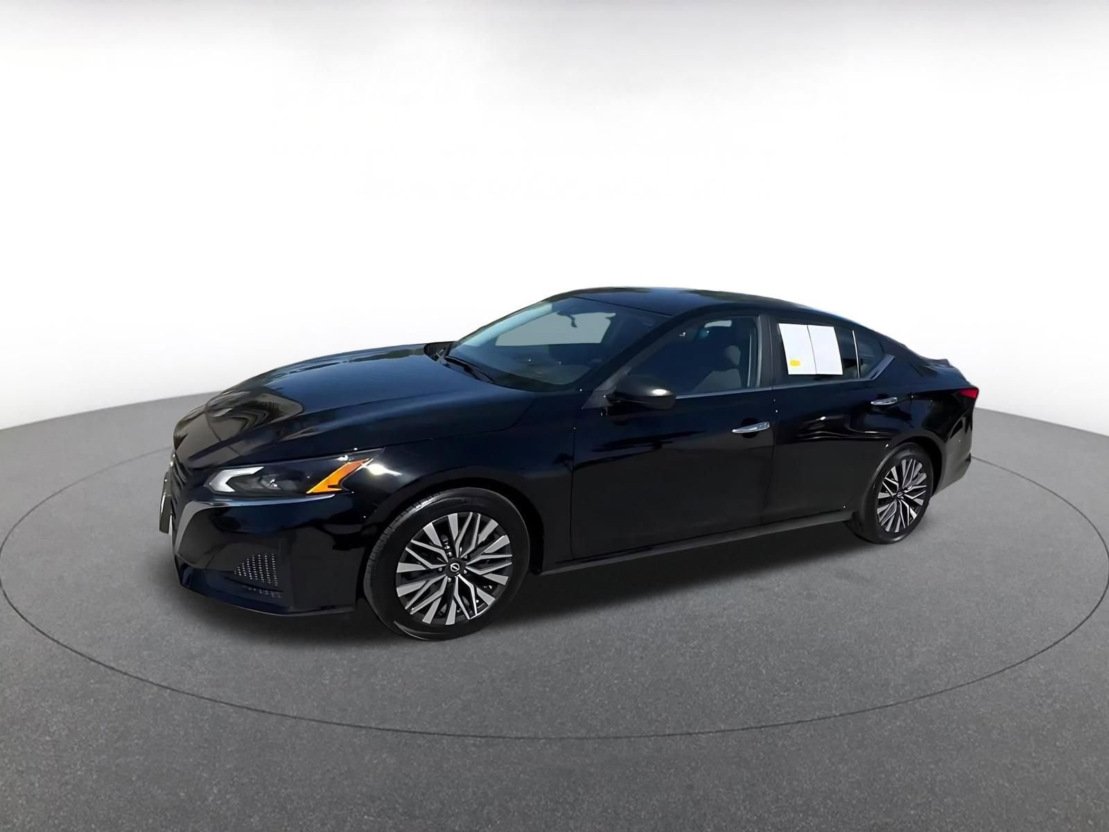 Thumbnail: 2025 Nissan Altima - 8