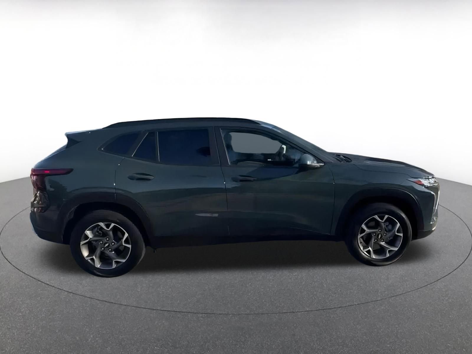 Thumbnail: 2025 Chevrolet Trax - 16